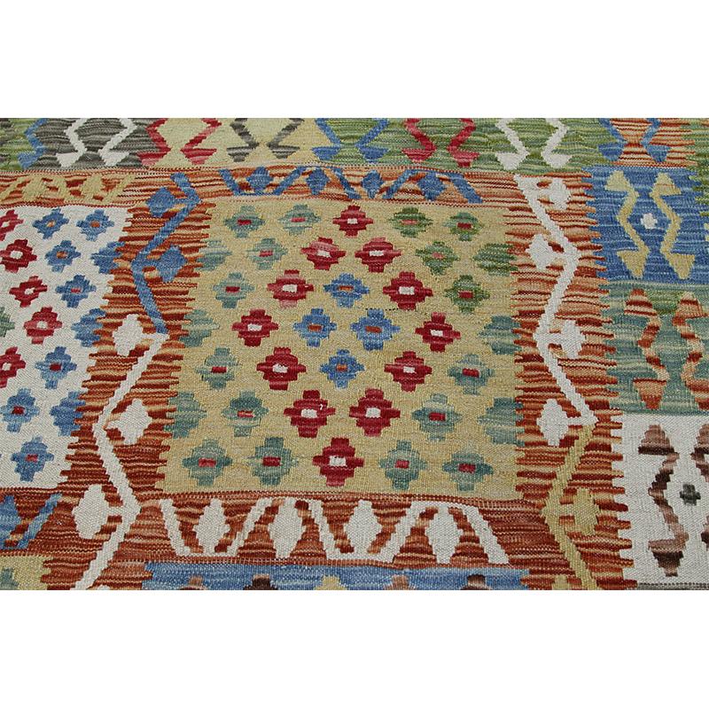 Traditional Handwoven Turkish Kilim Rug For Sale 1