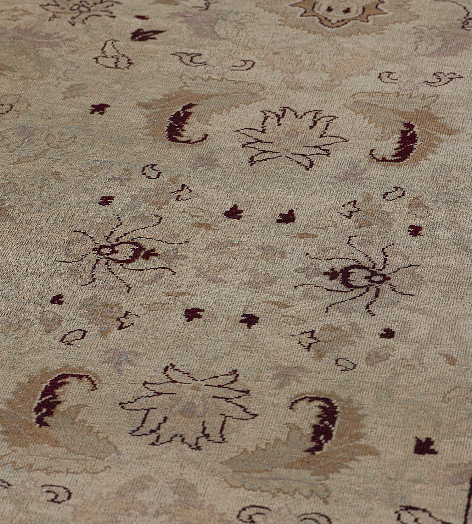 Indischer Agra-Teppich aus handgewebter Wolle, traditioneller Stil im Angebot 1