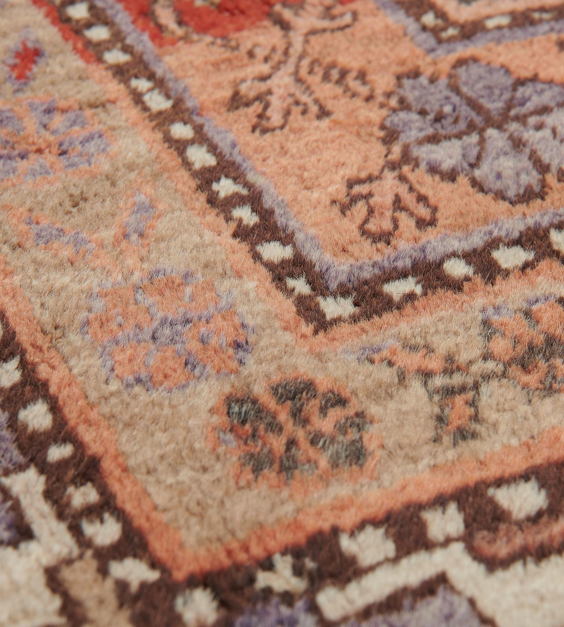 Traditional Hand-Woven Wool Samarkand Khotan Rug In Good Condition For Sale In West Hollywood, CA