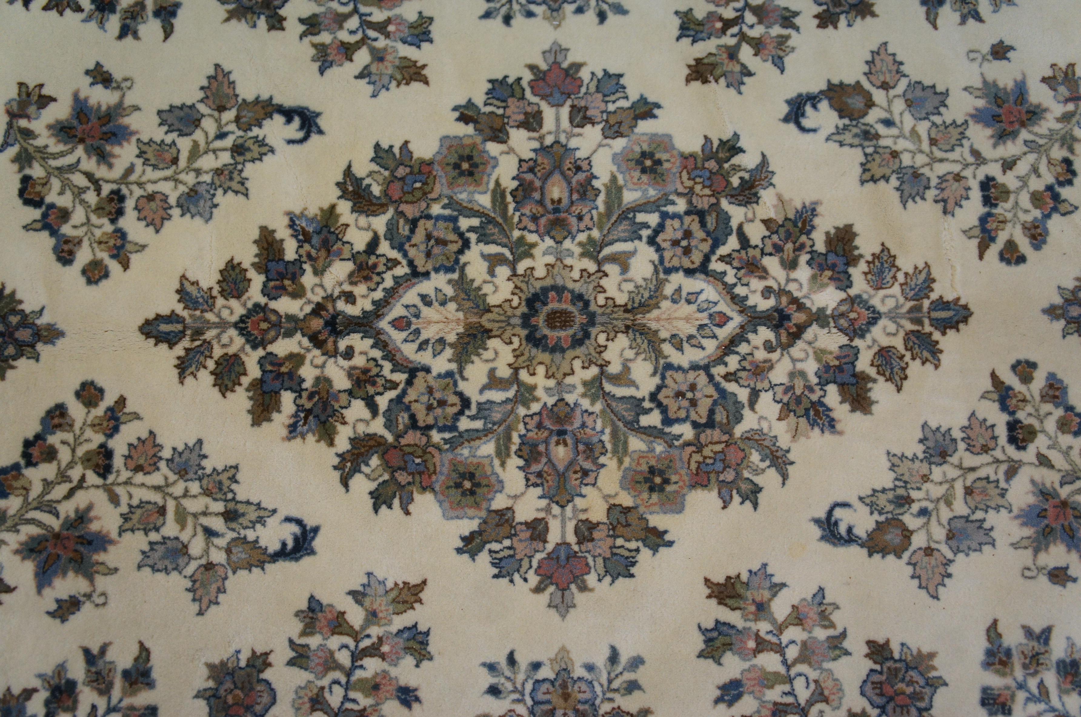 Traditional Handmade Royal Indo Oriental Floral All over Area Rug  For Sale 2