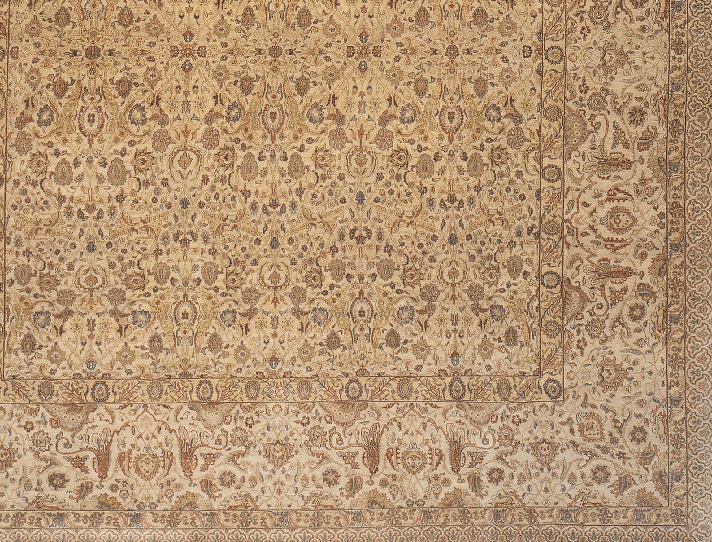 Los talleres de Hadji Jalili fueron mundialmente conocidos por producir impecables alfombras tabriz durante la última parte del siglo XIX y el primer cuarto del siglo XX (1880-1915). Situados en Tabriz (noroeste de Persia), estos talleres se