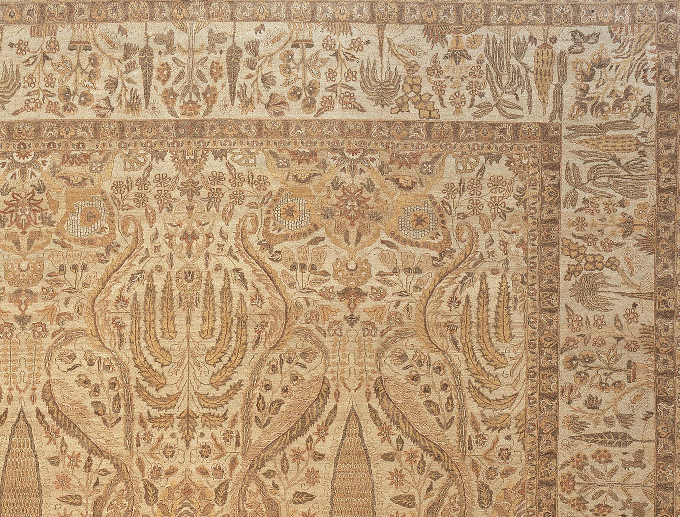 Indien Hadji Jalili Tabriz Traditional Handwoven Luxury Beige / Beige en vente
