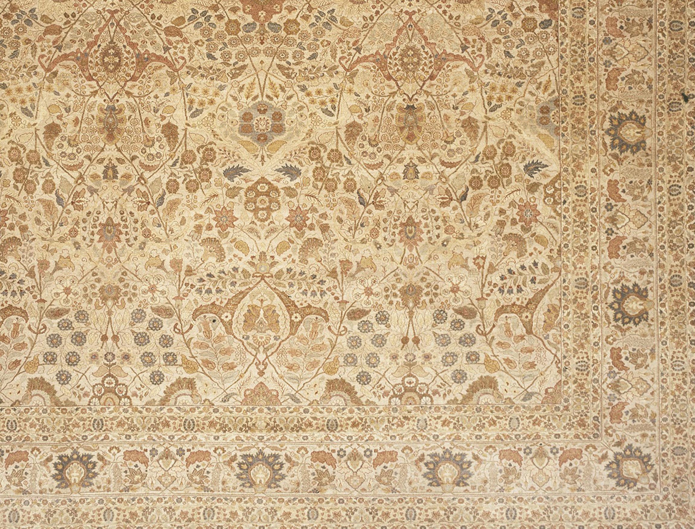 Indian Traditional Handwoven Luxury Hadji Jalili Tabriz Beige / Beige For Sale