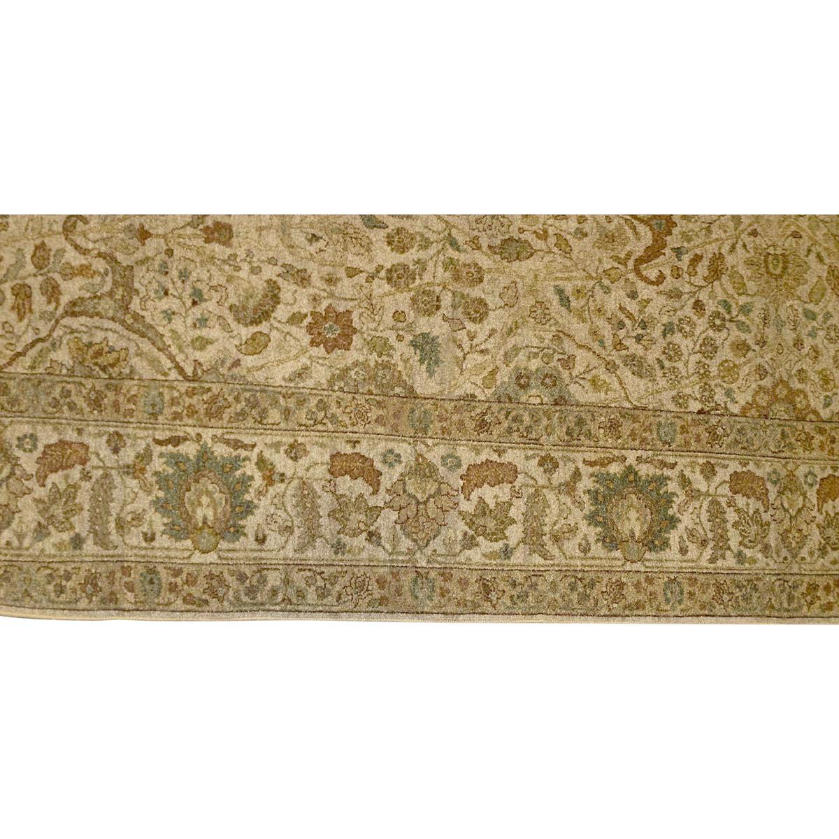 Indian Traditional Handwoven Luxury Hadji Jalili Tabriz Beige / Beige For Sale