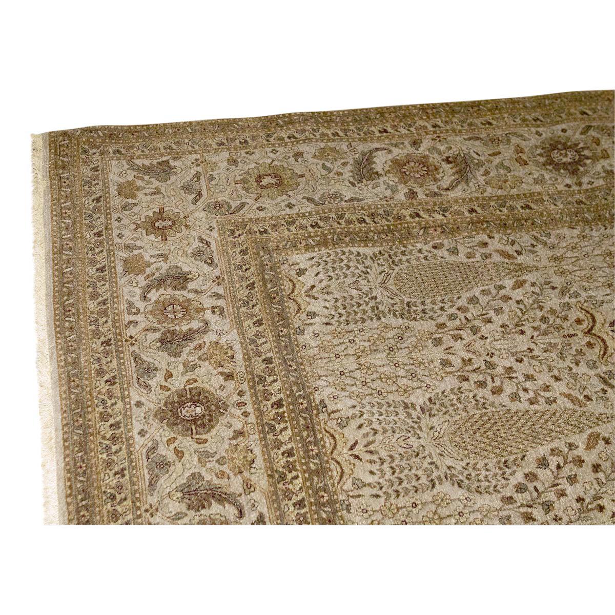 Indian Traditional Handwoven Luxury Hadji Jalili Tabriz Beige / Beige For Sale