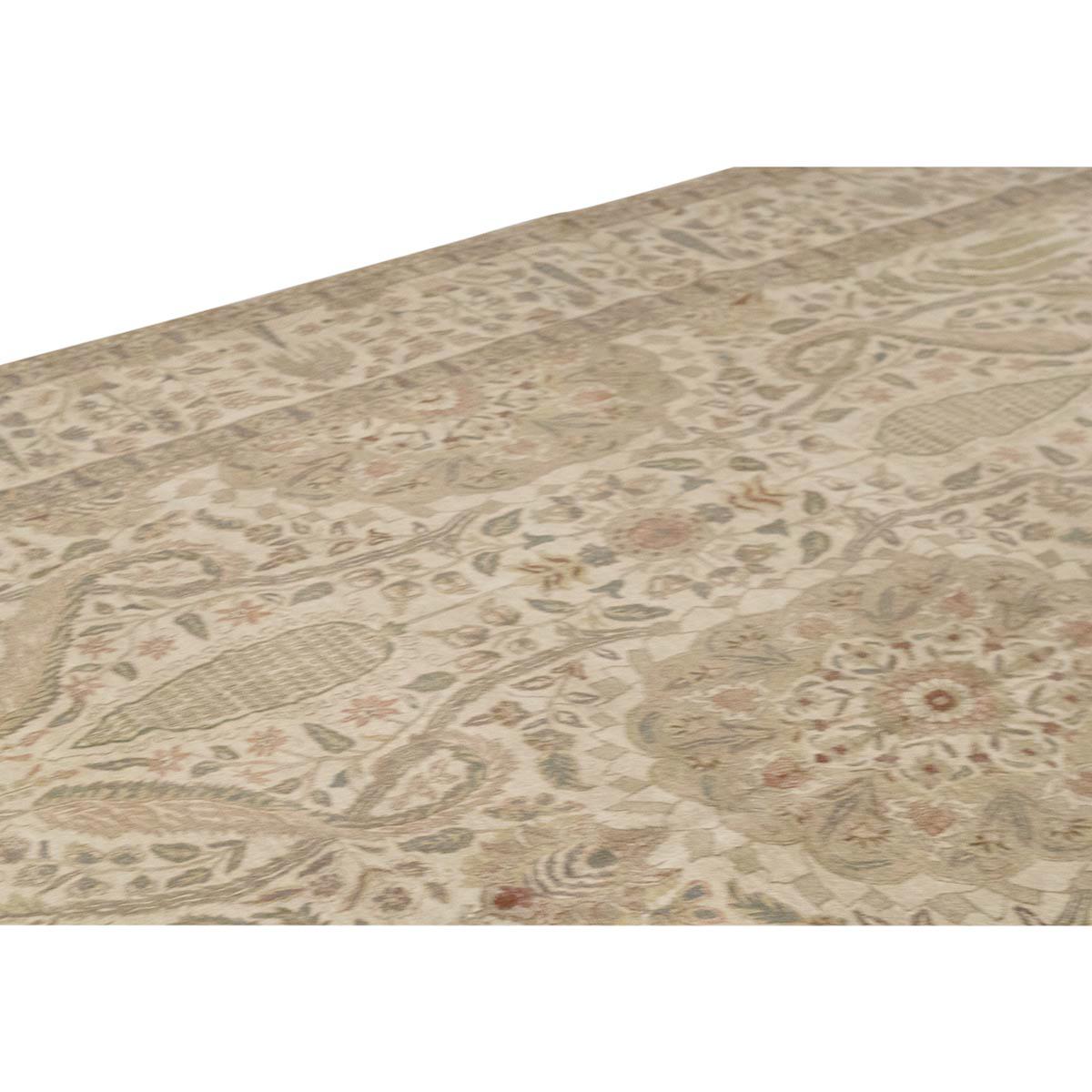 Indian Traditional Handwoven Luxury Hadji Jalili Tabriz Beige / Beige For Sale