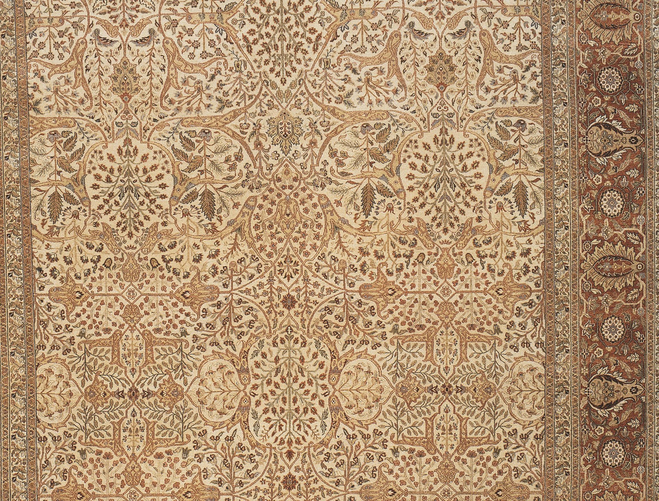 Die Werkstätten von Hadschi Jalili waren in der zweiten Hälfte des 19. und im ersten Viertel des 20. Jahrhunderts (1880-1915) weltberühmt für die Herstellung makelloser Teppiche aus Täbris. Diese Werkstätten, die einst in Täbris (Nordwestpersien)