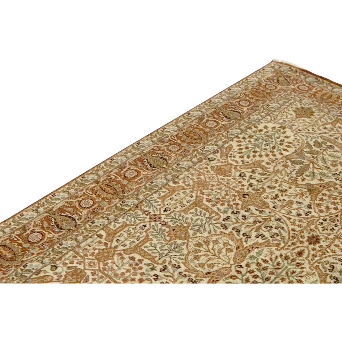 I laboratori Hadji Jalili erano famosi in tutto il mondo per la produzione di impeccabili tappeti tabriz durante la seconda parte del XIX secolo e il primo quarto del XX secolo (1880-1915). Un tempo situati a Tabriz (Persia nord-occidentale), questi