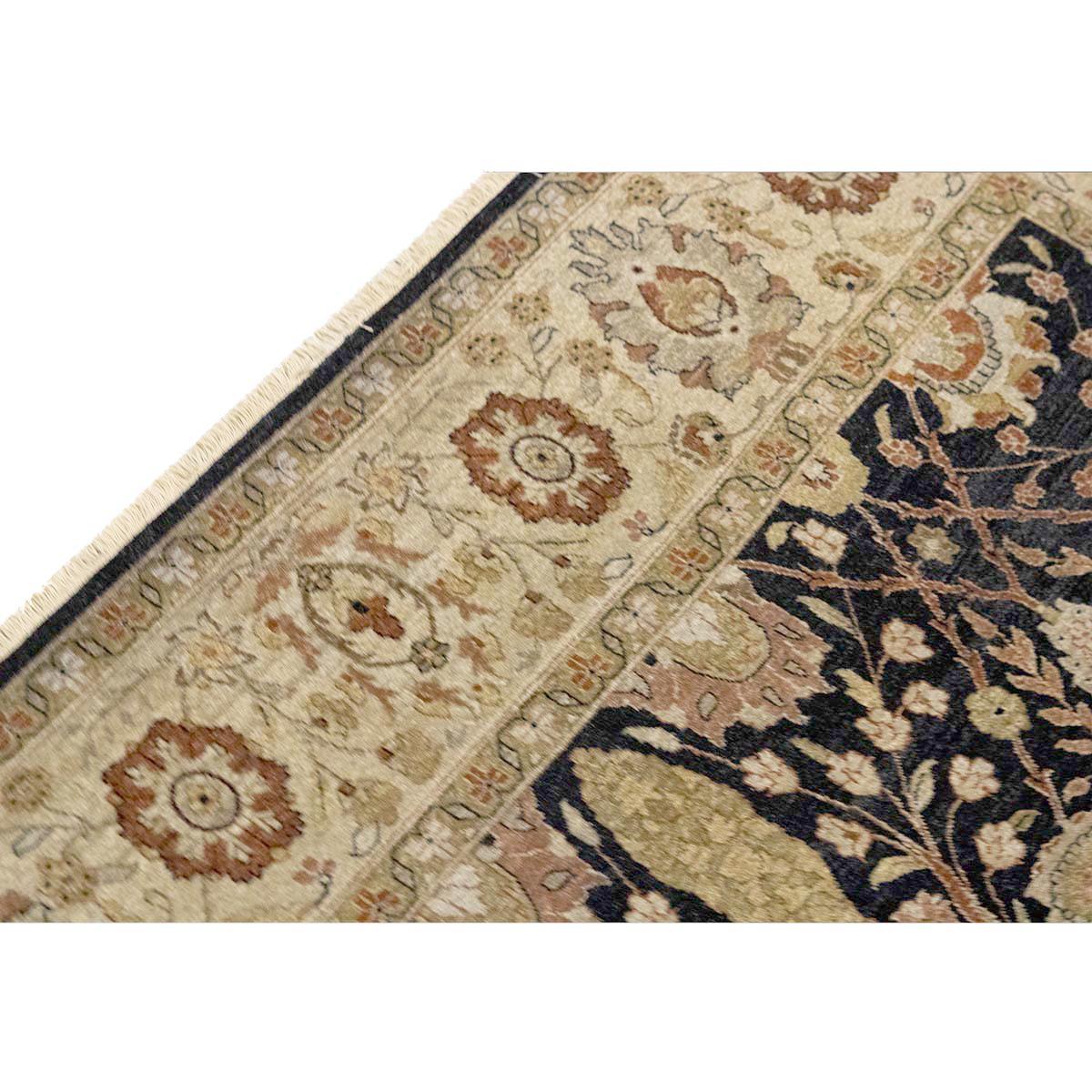 Annodato a mano Tradizionale tessuto a mano di lusso Hadji Jalili Tabriz Nero / Beige in vendita