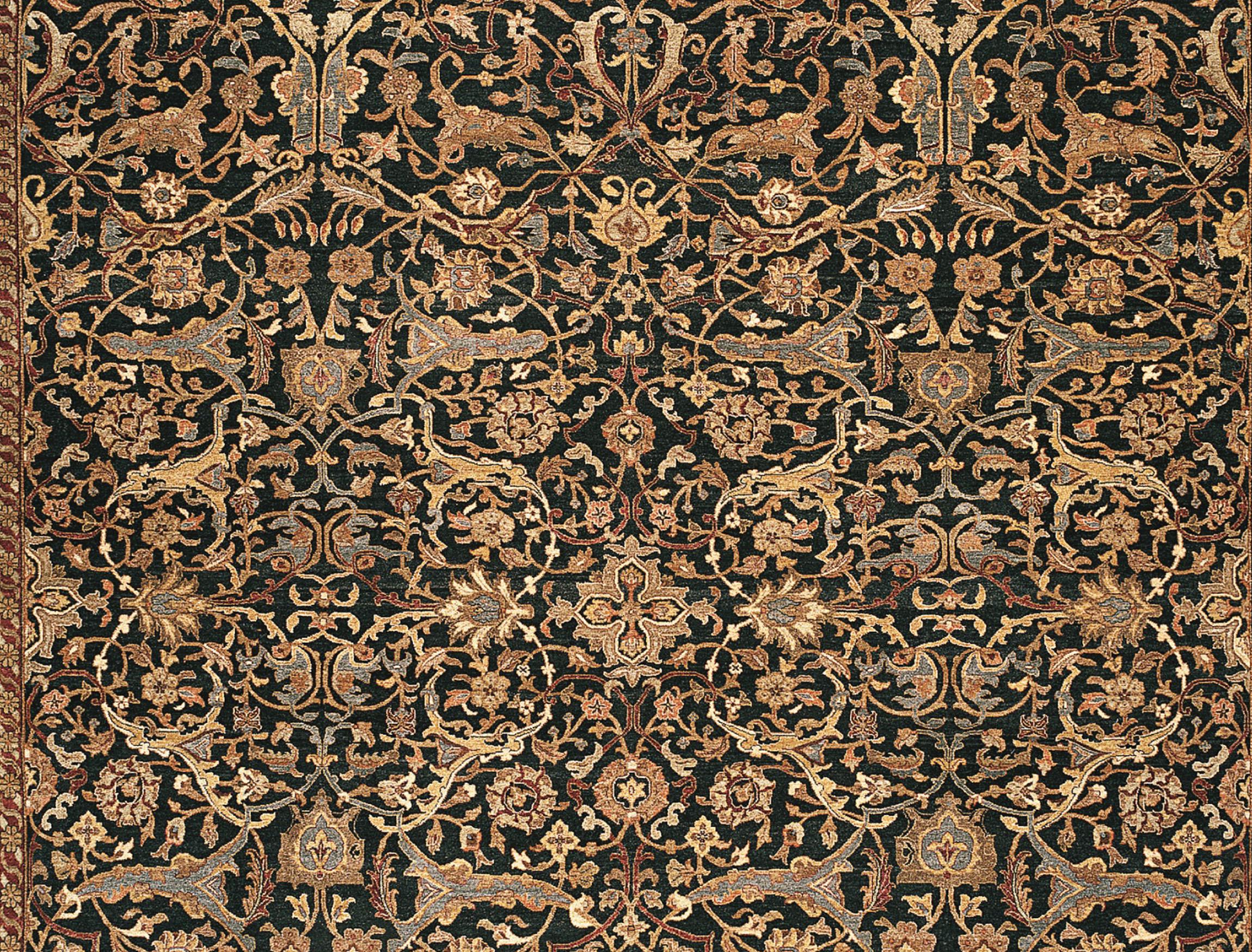 I laboratori Hadji Jalili erano famosi in tutto il mondo per la produzione di impeccabili tappeti di Tabriz durante l'ultima parte del XIX secolo e il primo quarto del XX secolo (1880-1915). Un tempo situati a Tabriz (Persia nord-occidentale),