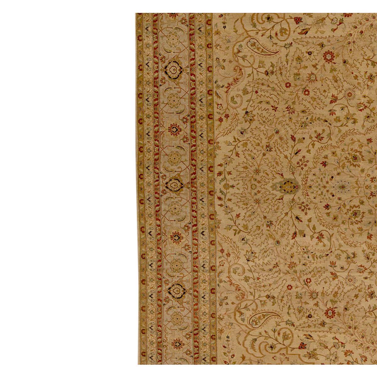 Traditionelle handgewebte luxuriöse Hadji-Jalili-Tabriz-Gold-/Kamelie (Indisch) im Angebot