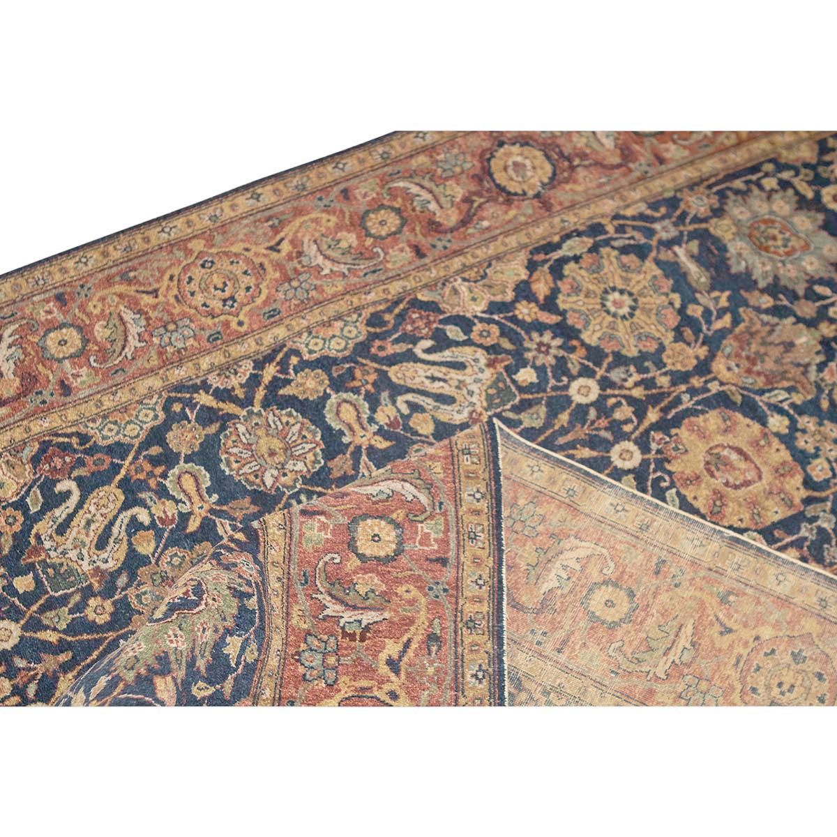 Les ateliers Hadji Jalili étaient réputés dans le monde entier pour leur production de tapis tabriz impeccables, de la fin du XIXe siècle au premier quart du XXe siècle (1880-1915). Situés autrefois à Tabriz (nord-ouest de la Perse), ces ateliers se