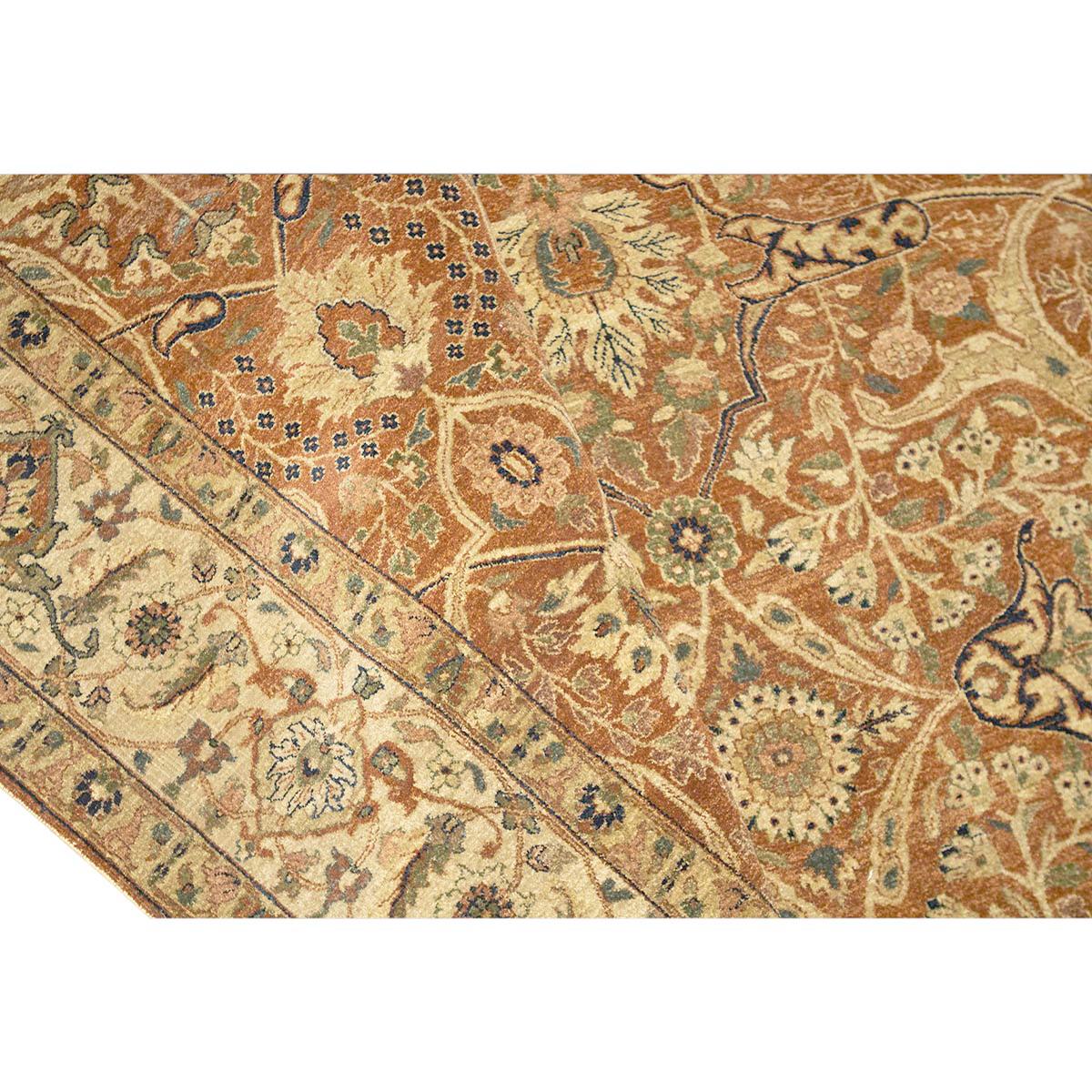 Annodato a mano Tradizionale tessuto a mano di lusso Hadji Jalili Tabriz Ruggine / Beige in vendita
