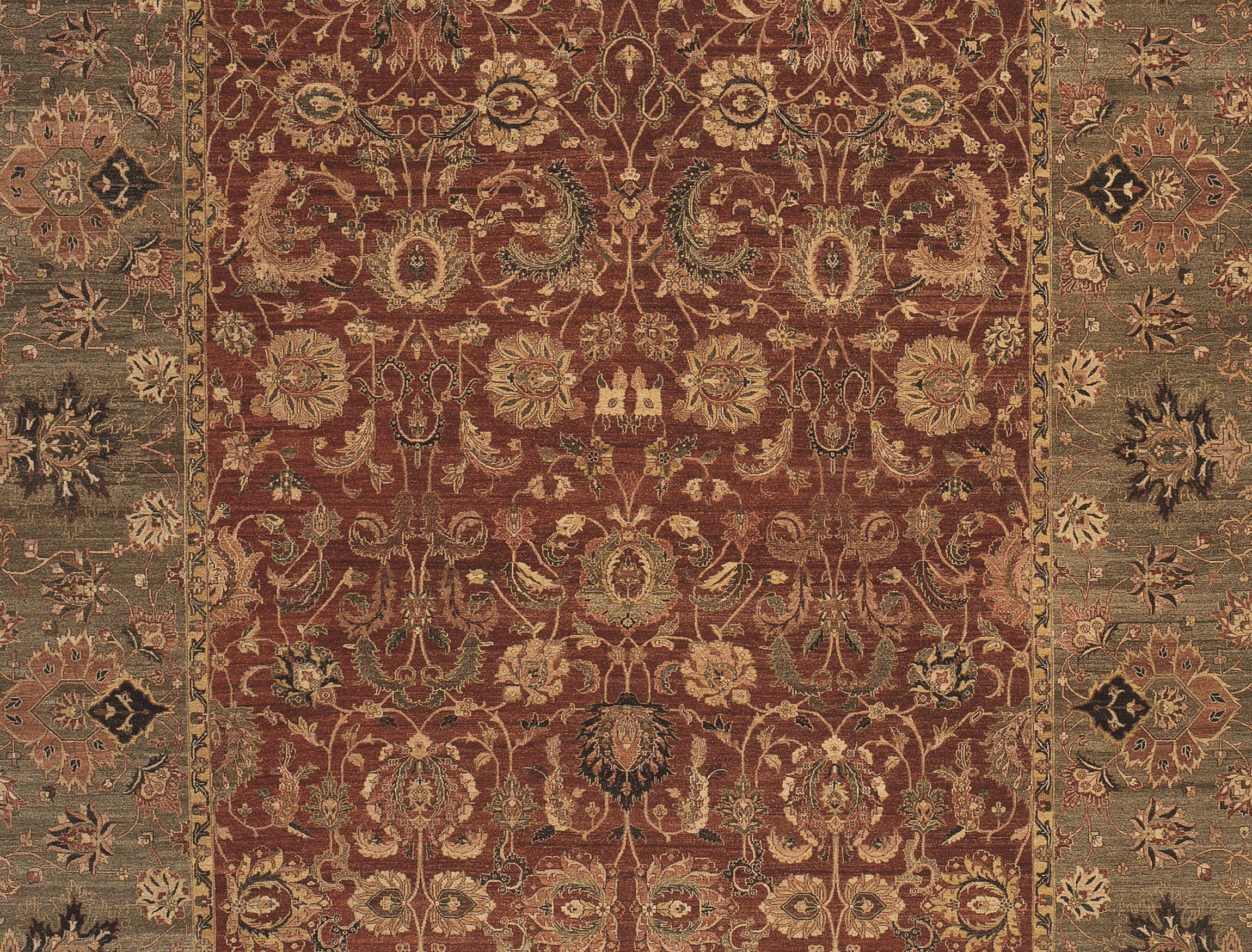 Los talleres de Hadji Jalili fueron mundialmente conocidos por producir impecables alfombras de Tabriz durante la última parte del siglo XIX y el primer cuarto del siglo XX (1880-1915). Situados en Tabriz (noroeste de Persia), estos talleres se
