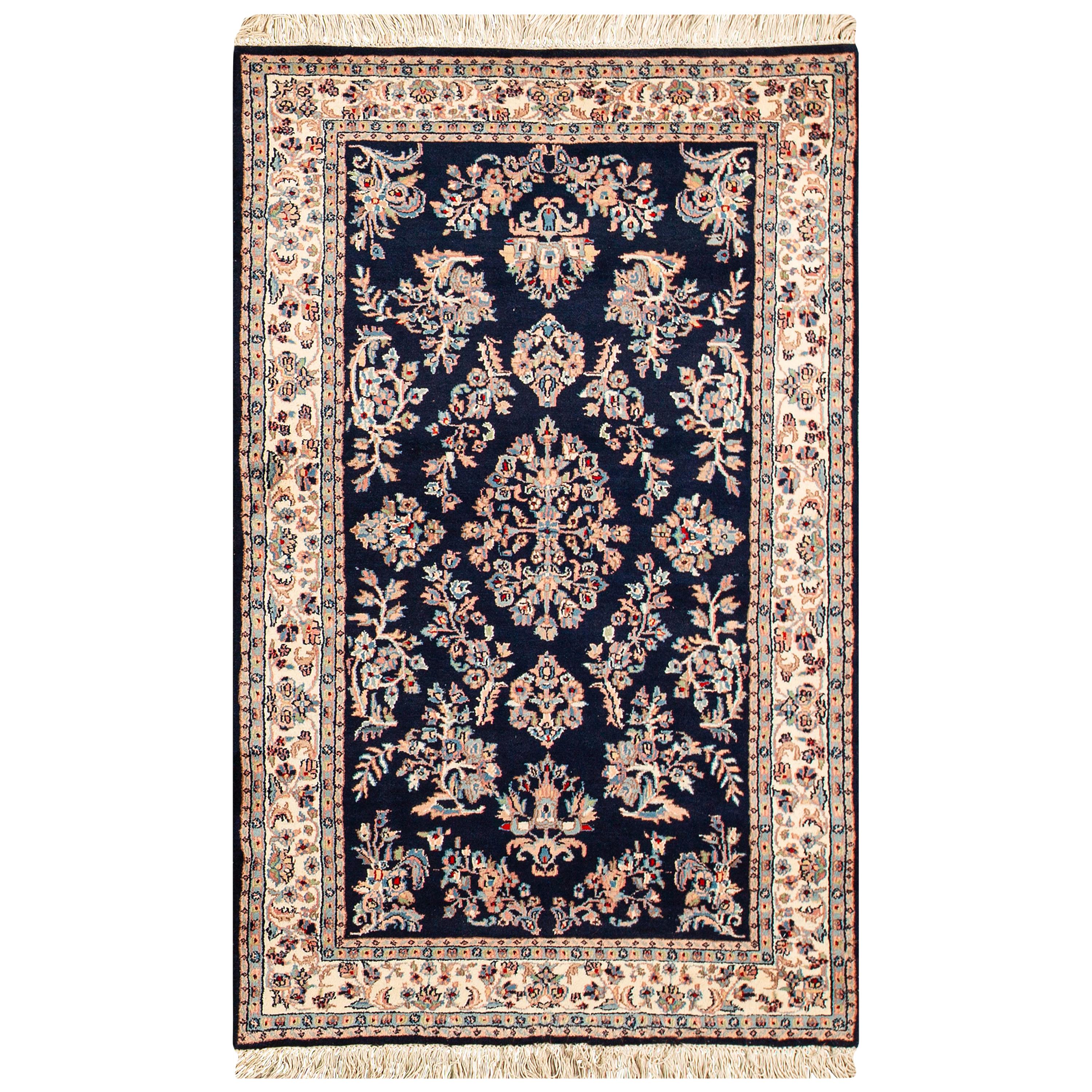 Traditioneller handgewebter luxuriöser blauer / elfenbeinfarbener Teppich 3''11x6''3
