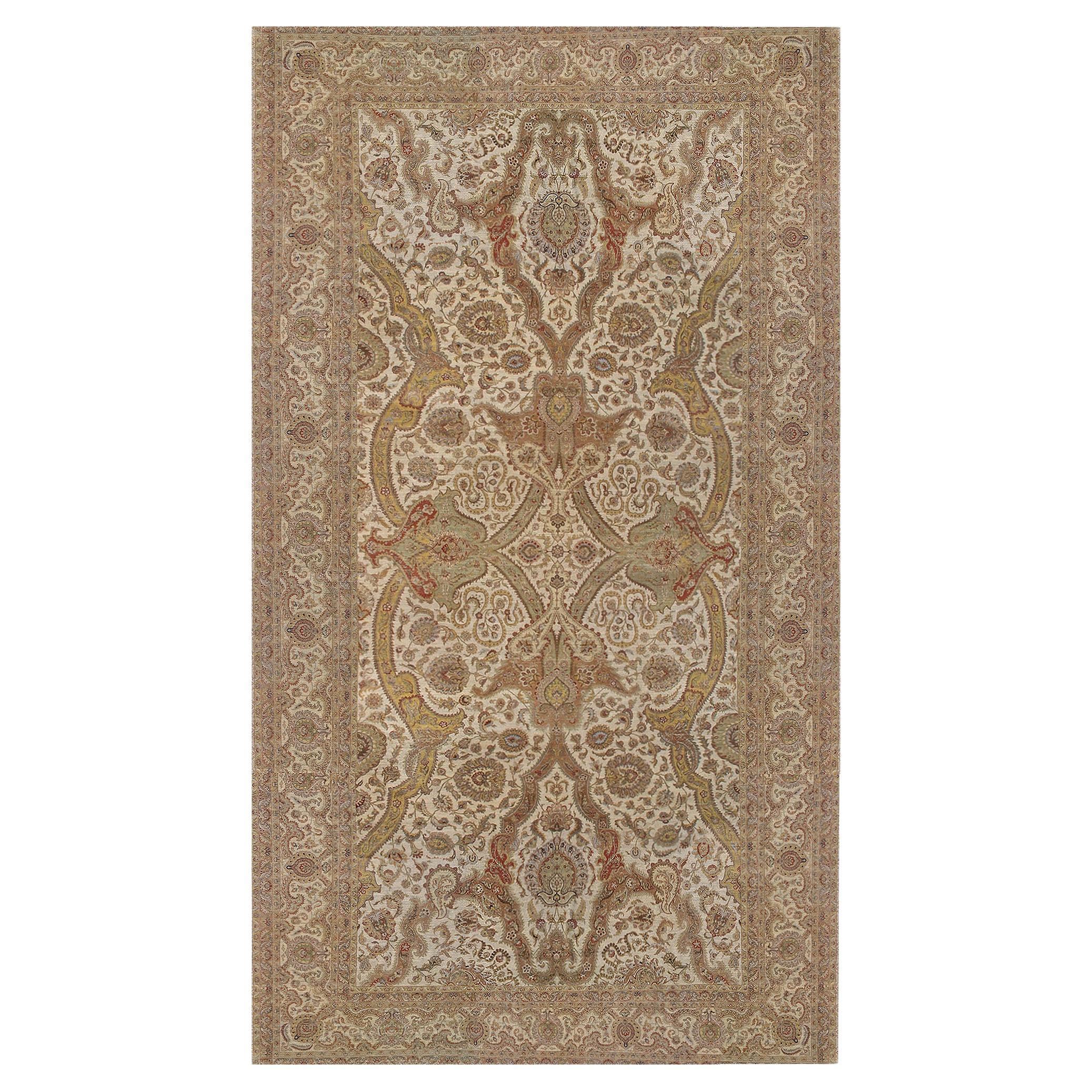 Traditional Handwoven Luxury Wool Ivory / Gold Area Rug For Sale
