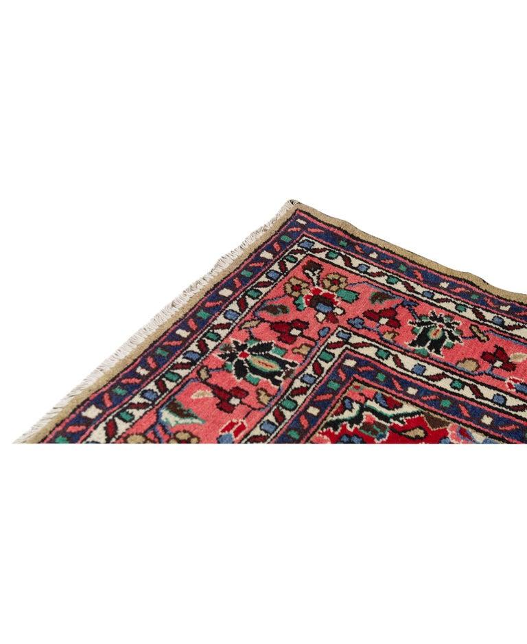 Traditional Handwoven Luxury Wool Semi Antique Beige / Red rug. Size: 6'-11