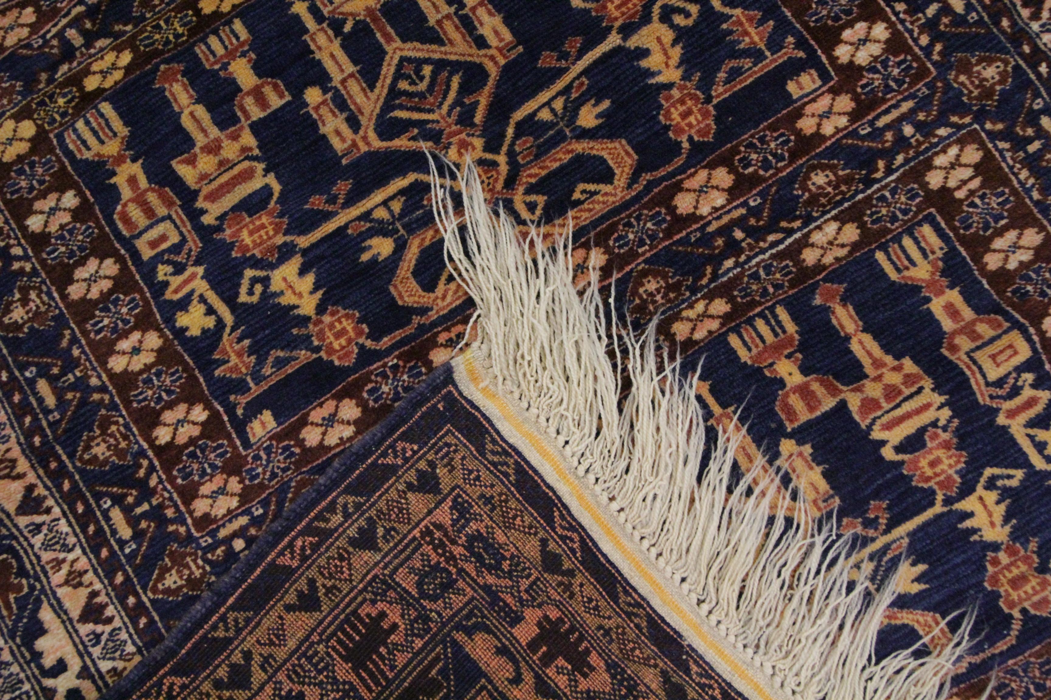 Traditional Handwoven Oriental Carpet Baluch Blue Wool Living Area Rug In Excellent Condition For Sale In Hampshire, GB