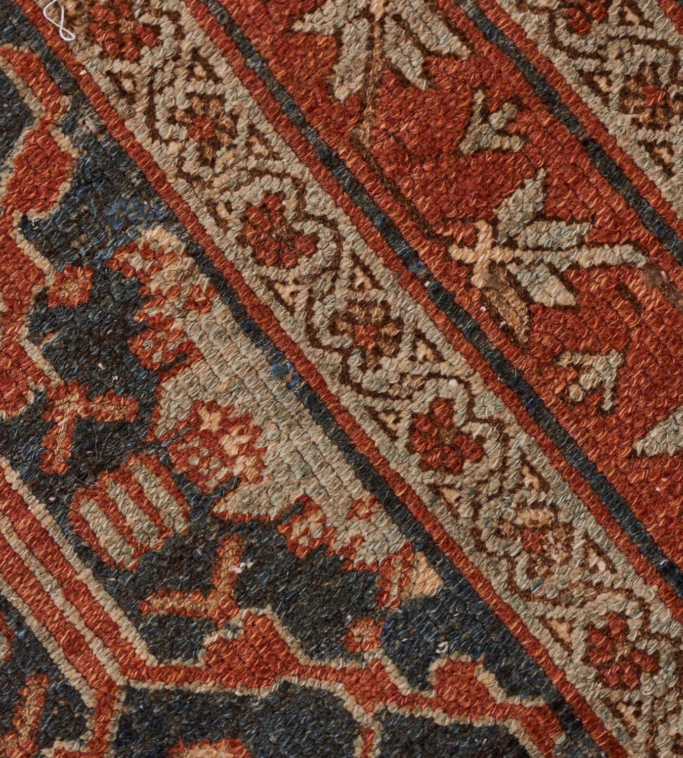 Traditional Handwoven Persian Malayer Rug In Good Condition For Sale In West Hollywood, CA