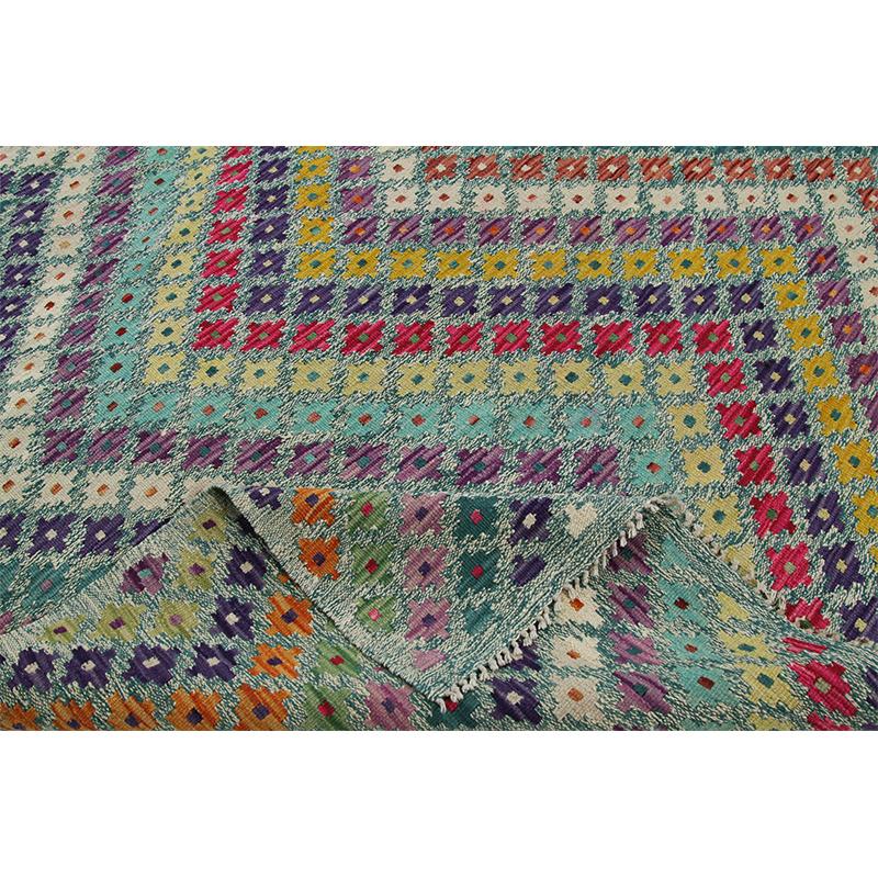 Hand-Woven Traditional Handwoven Turkish Kilim Rug For Sale