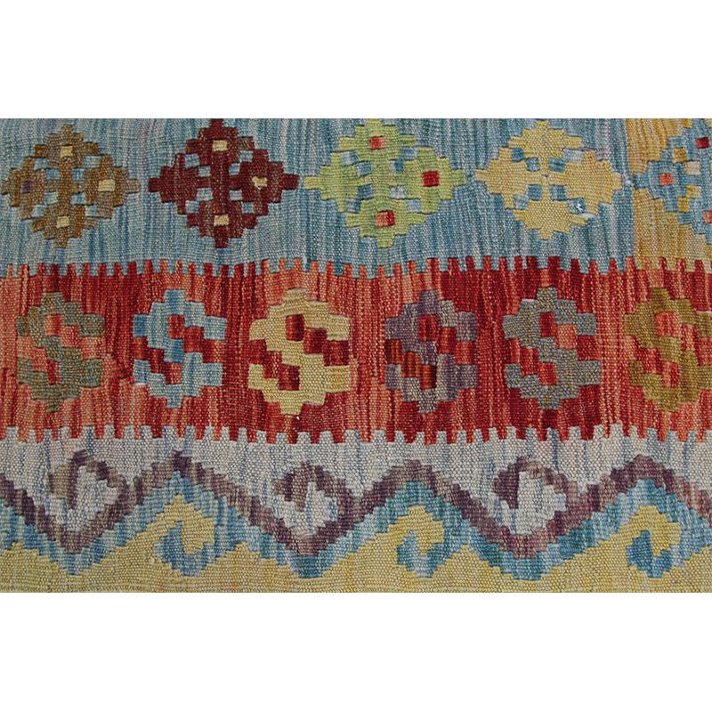 Hand-Woven 5x7 Traditional Handwoven Turkish Kilim Rug, RC 108823 For Sale