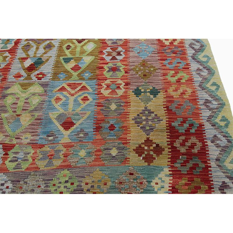 Wool 5x7 Traditional Handwoven Turkish Kilim Rug, RC 108823 For Sale
