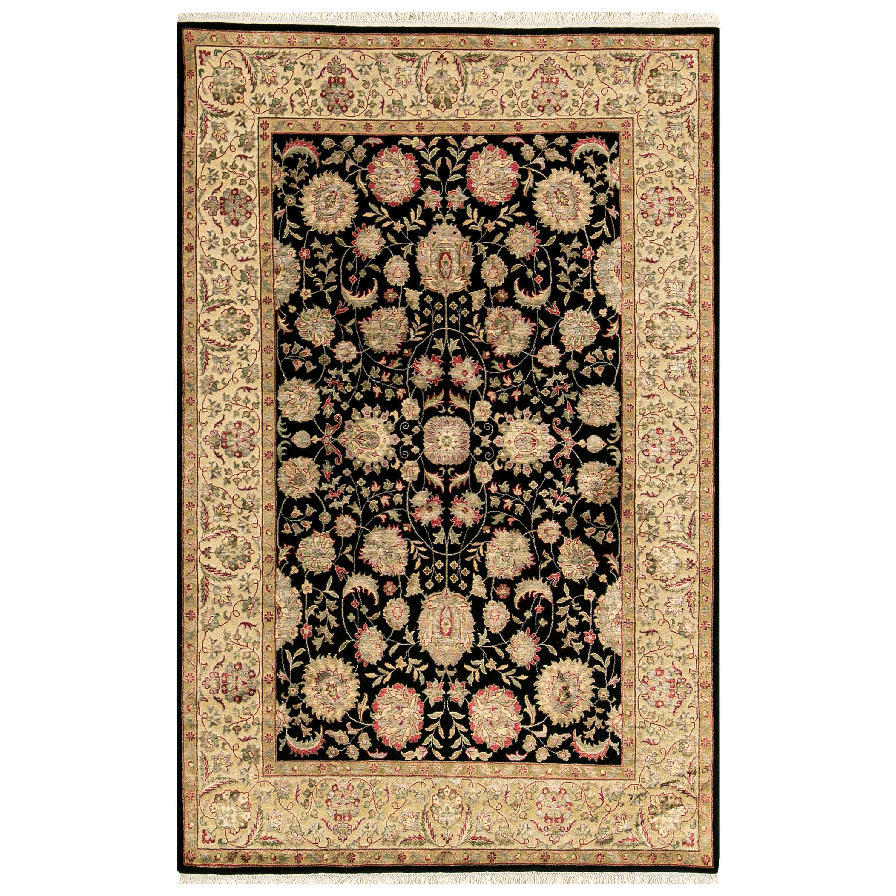 Traditional Handwoven Wool and Silk Area Rug 3'10 x 5'11