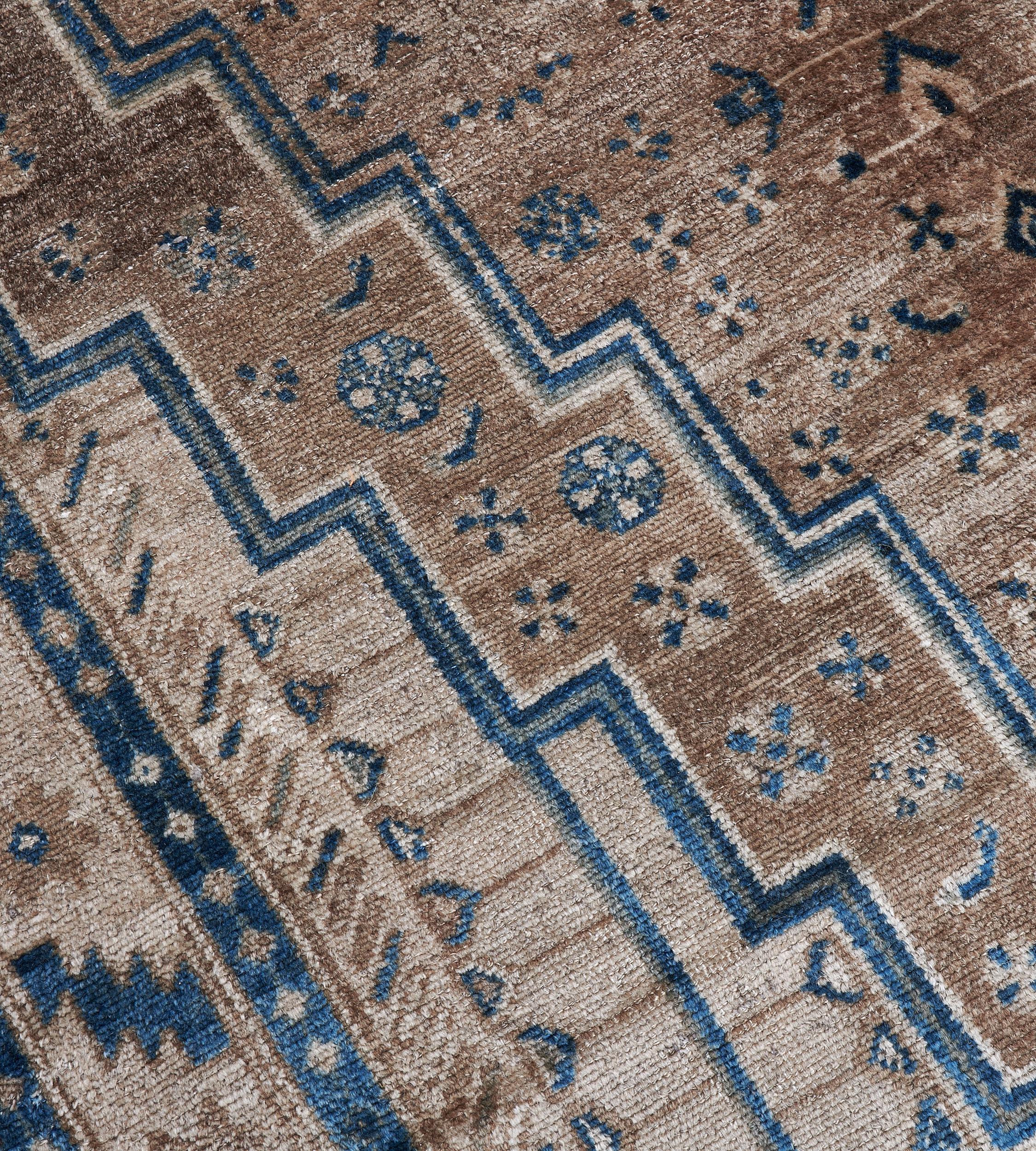 Traditional Handwoven Wool Persian Bidjar Rug In Good Condition In West Hollywood, CA