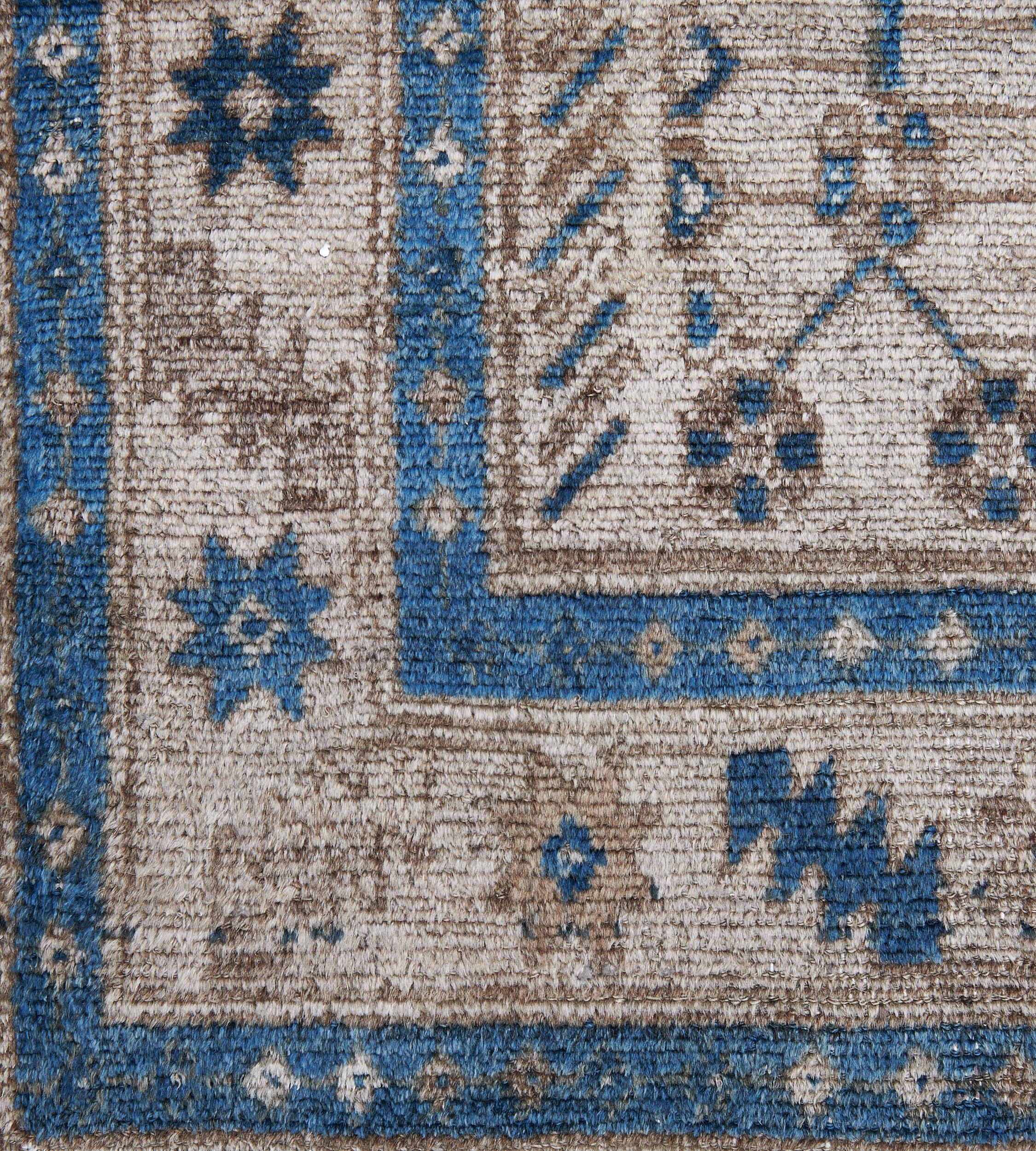 20th Century Traditional Handwoven Wool Persian Bidjar Rug