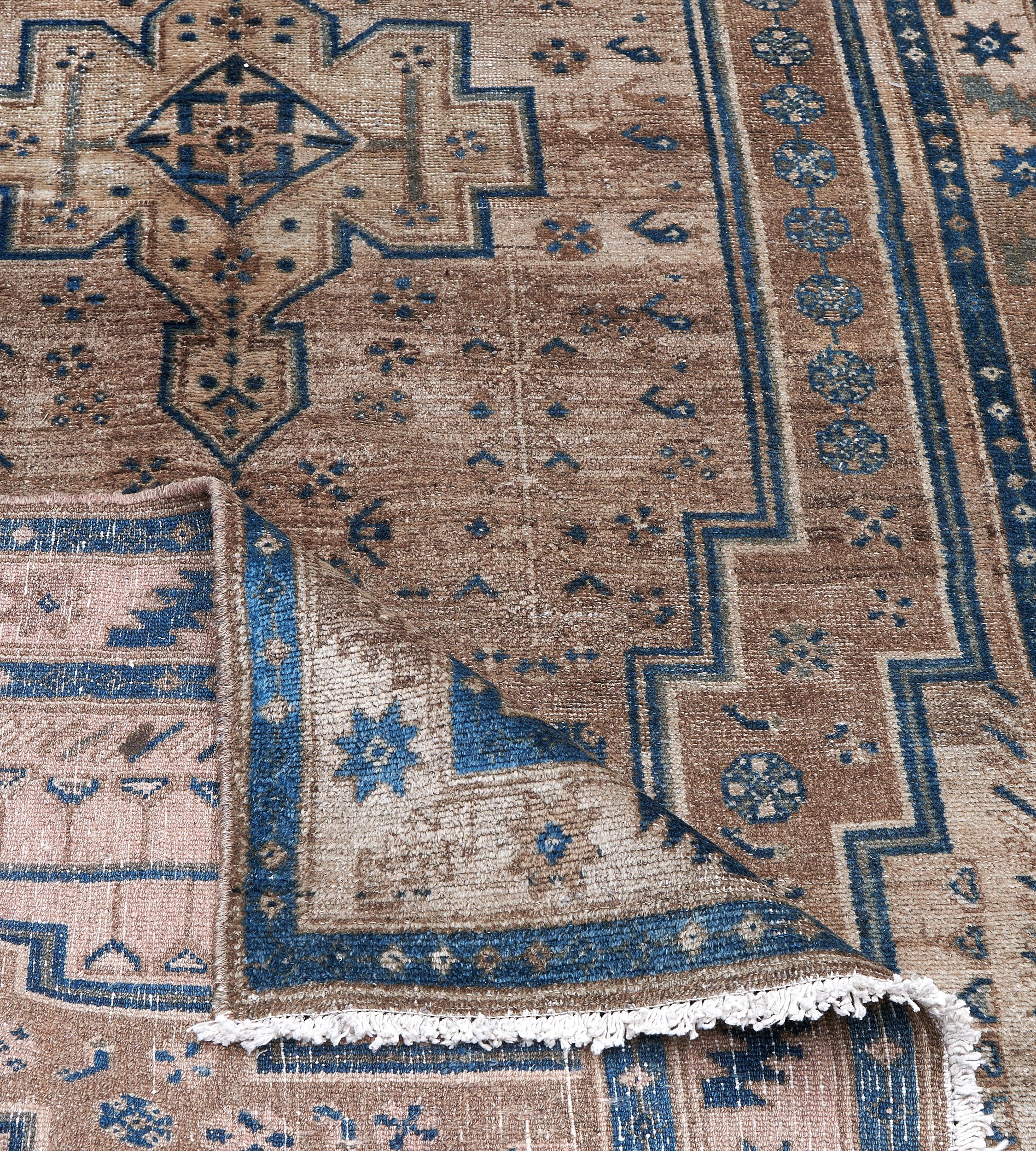 Traditional Handwoven Wool Persian Bidjar Rug 2