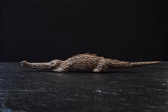 Sculpture traditionnelle en bois dur et crocodile du Nigeria, cira 1970