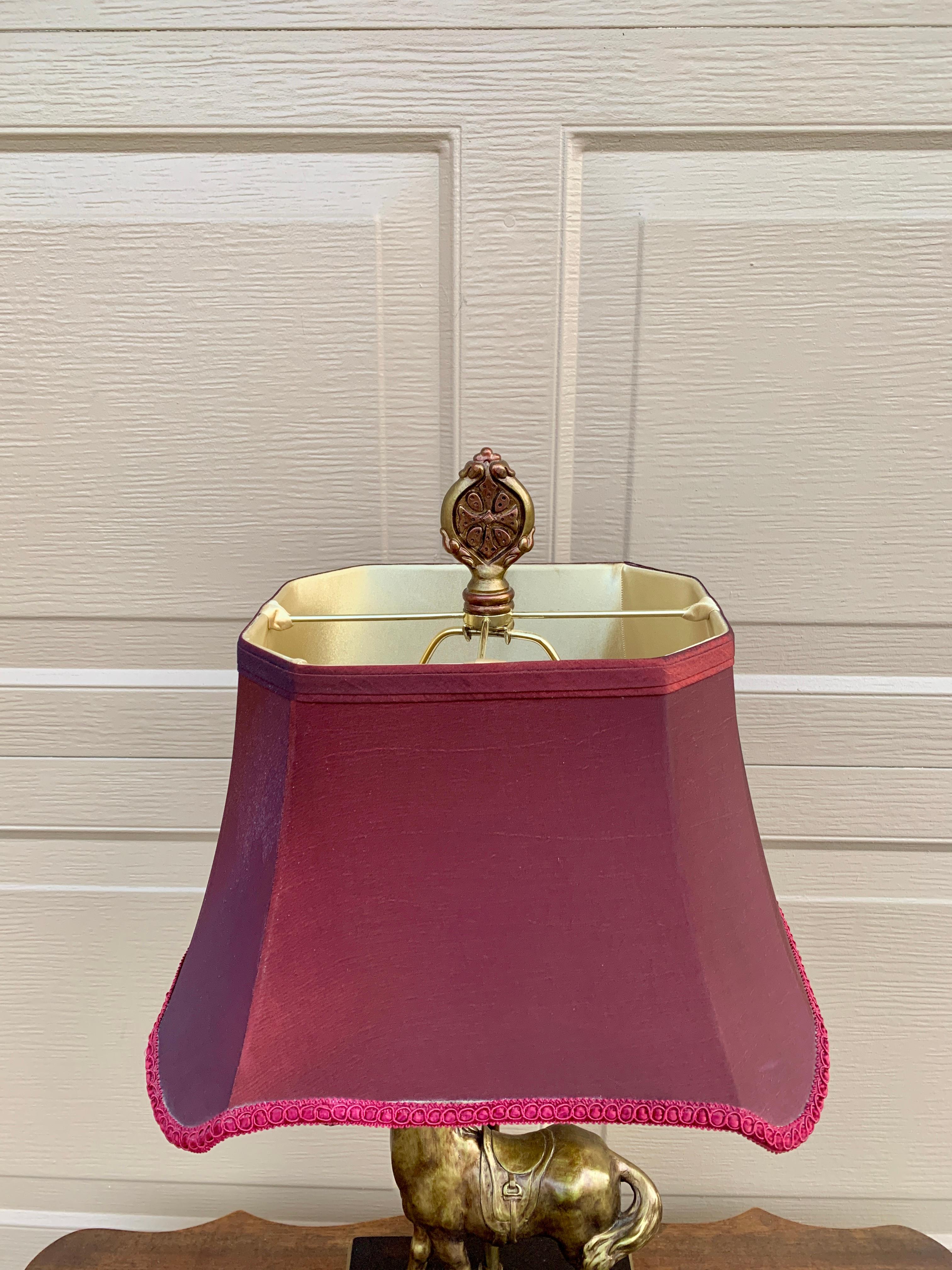 Traditional Horse Table Lamp With Cranberry Shade In Good Condition For Sale In Elkhart, IN
