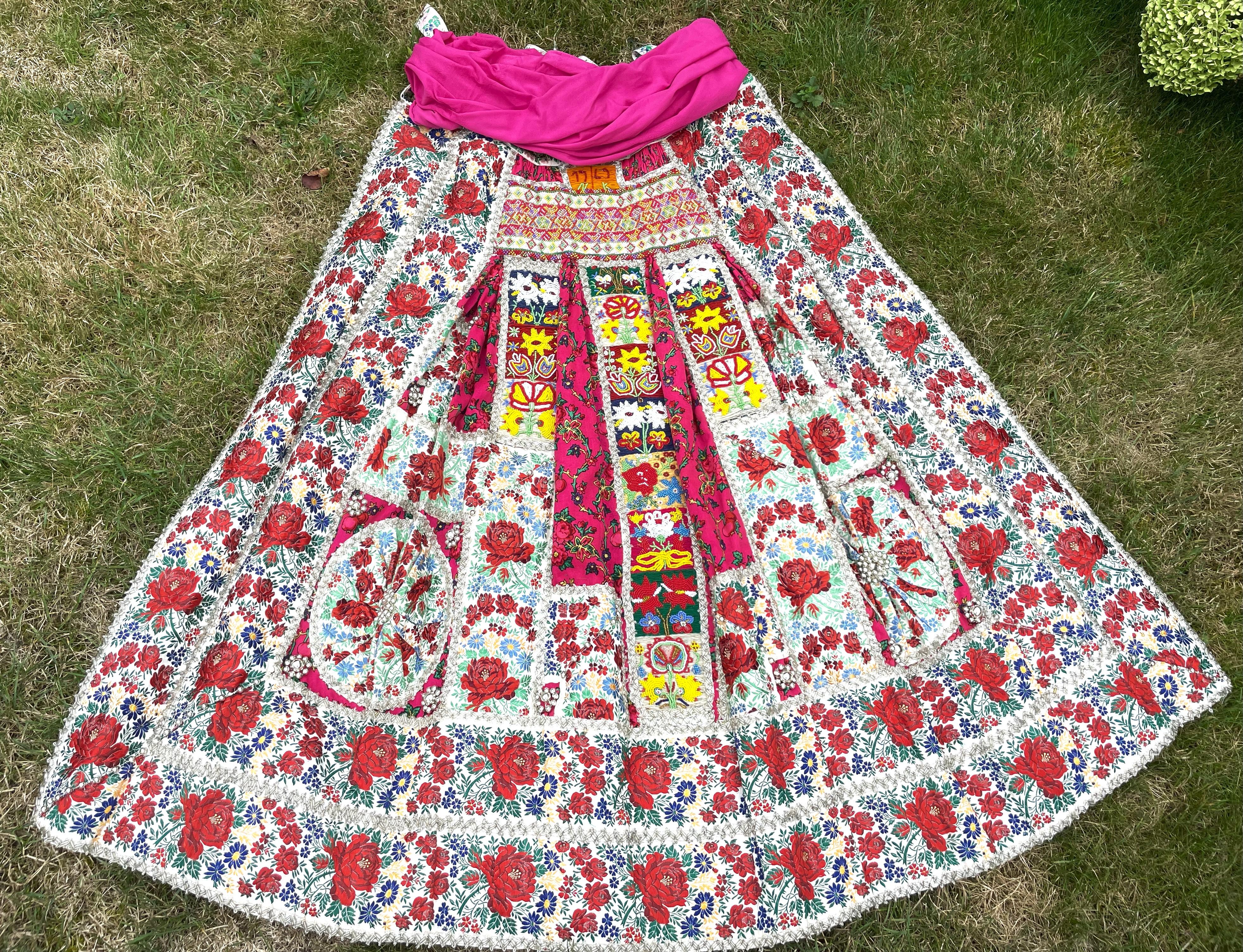 Traditional Hungarian wedding skirt with fully embroidered apron, circa 1960 For Sale 3