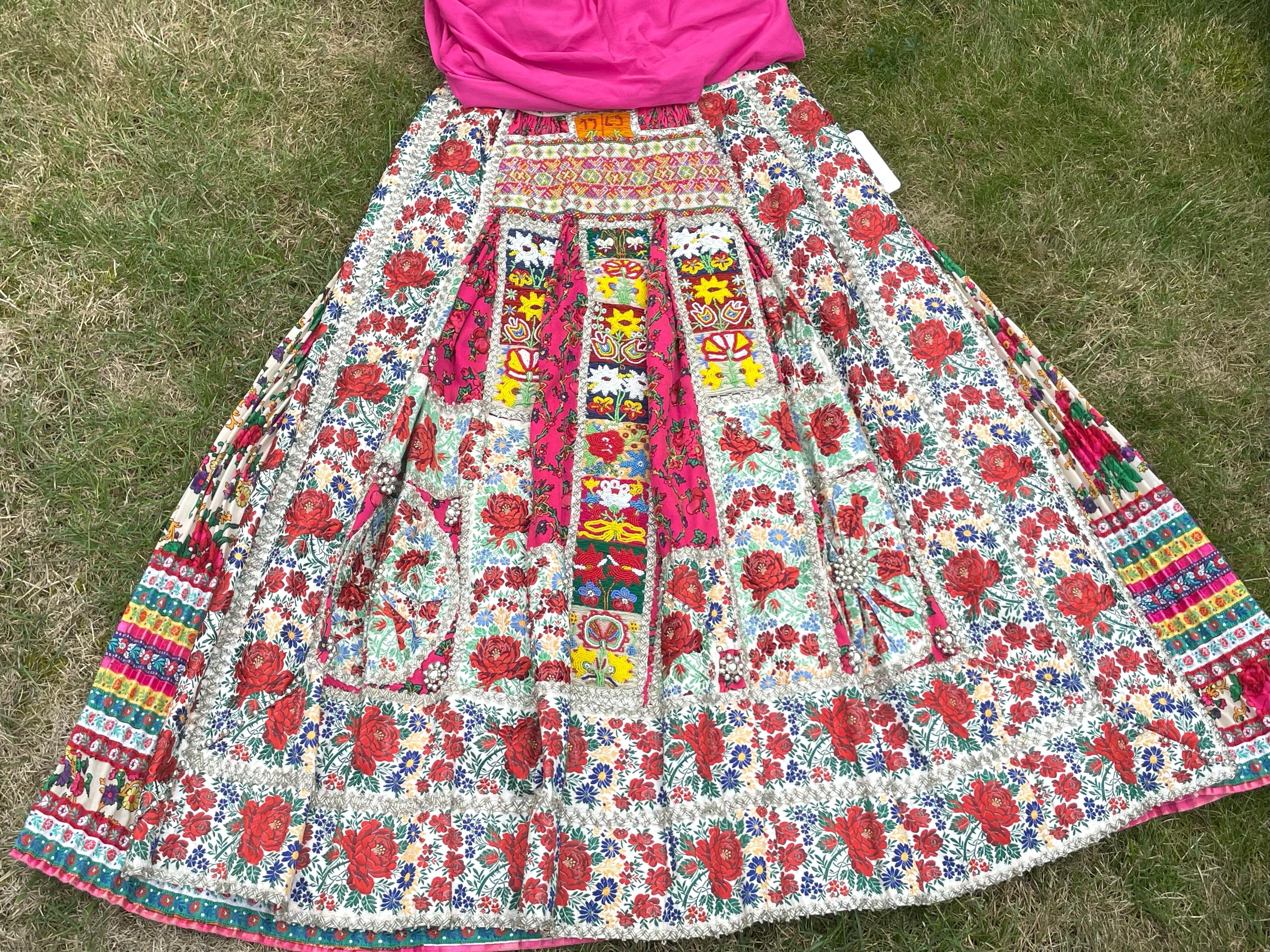 Traditional Hungarian wedding skirt with fully embroidered apron, circa 1960 For Sale 8