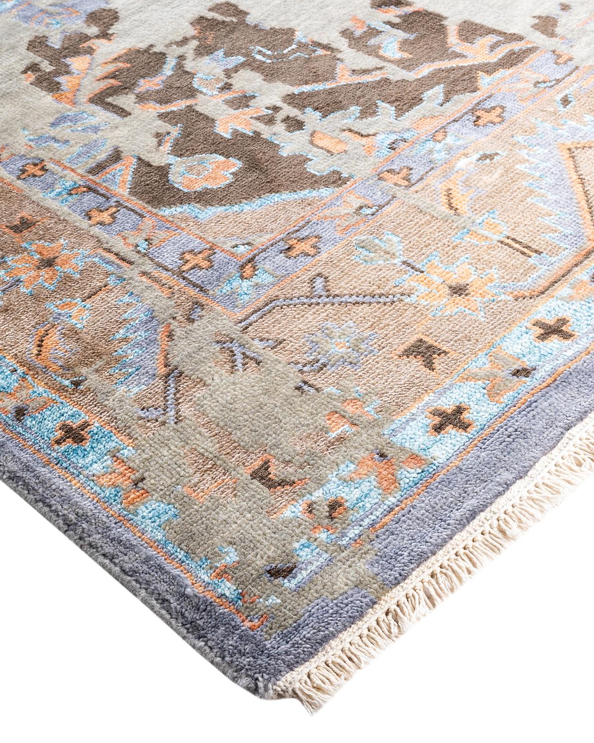Las alfombras kazak han sido codiciadas durante generaciones, y su estética de diseño único es una cautivadora combinación de historia tribal e influencia geográfica. Intrincadamente anudados a mano con lana, los medallones, los dibujos en toda la