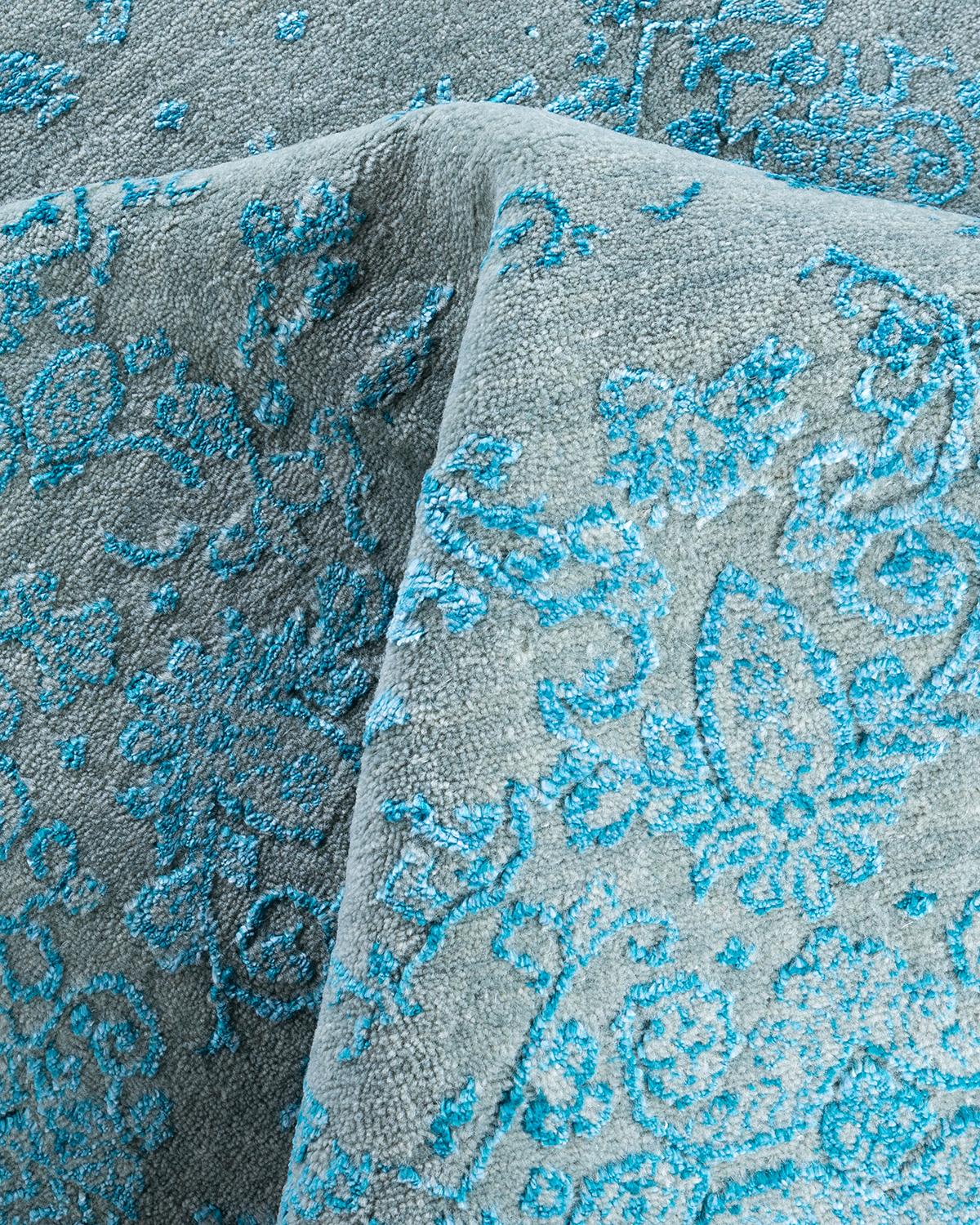 Traditioneller handgeknüpfter abstrakter Ikat-Teppich aus Seide und Wolle in Grau, 8' 1