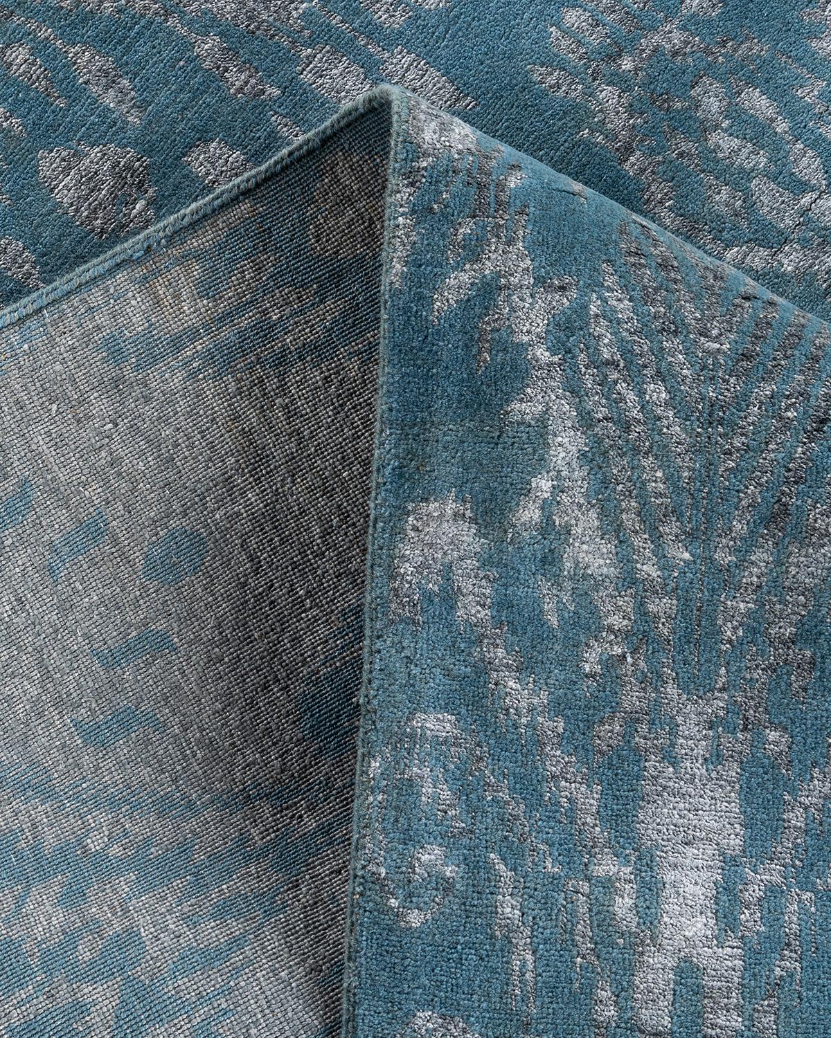 XXIe siècle et contemporain Tapis traditionnel Ikat abstrait noué à la main en soie et laine grise 8' 10