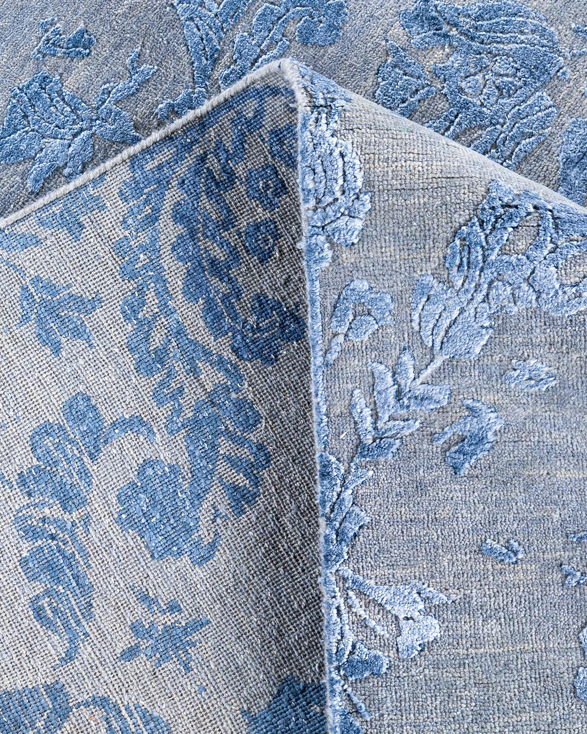 Traditioneller handgeknüpfter abstrakter Ikat-Teppich aus Seide und Wolle in Grau, 8' 2