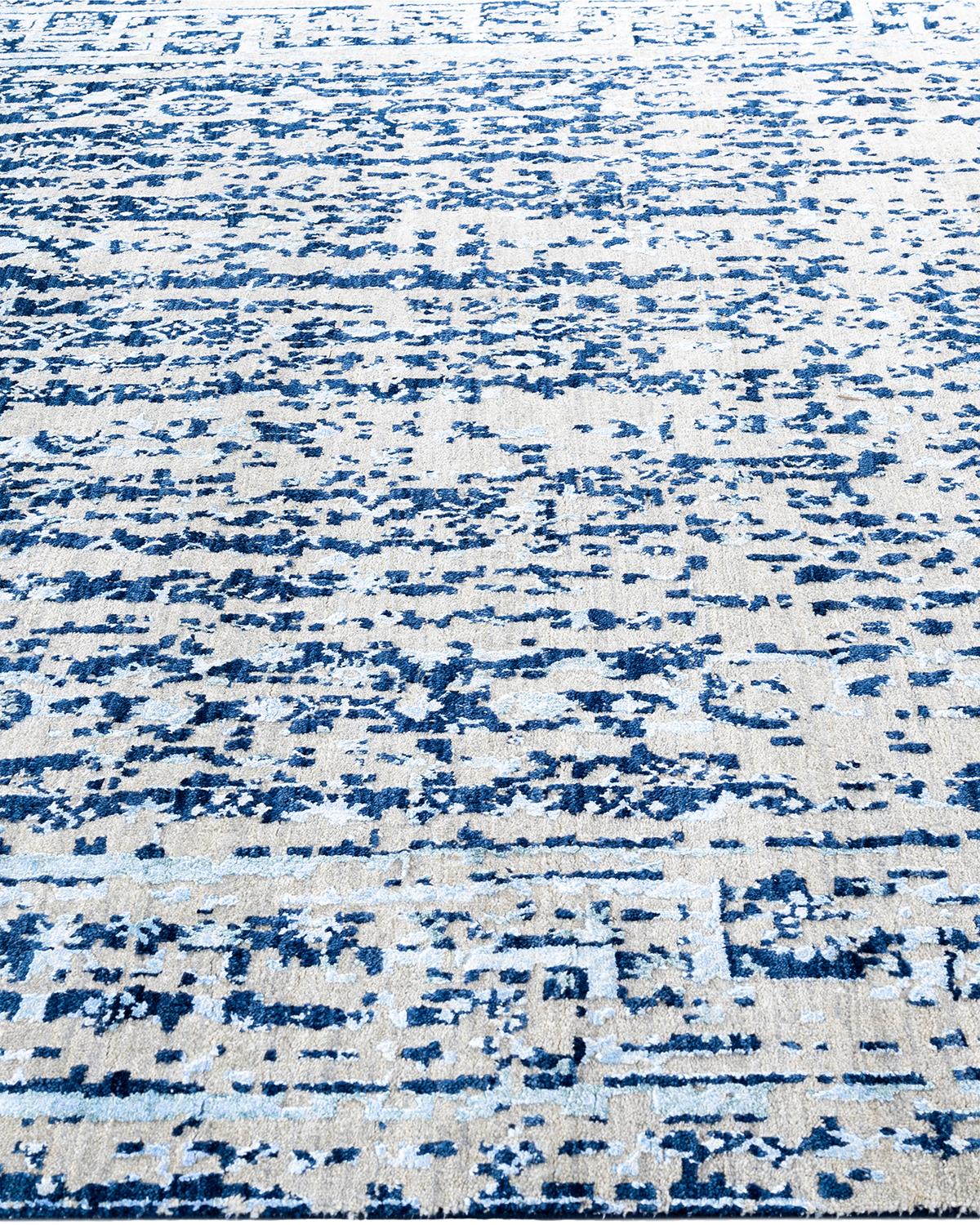 Traditioneller handgeknüpfter abstrakter Ikat-Teppich aus Seide und Wolle in Marineblau, 8' 0
