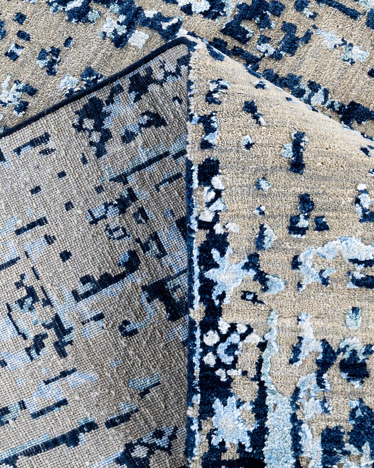 Traditioneller handgeknüpfter abstrakter Ikat-Teppich aus Seide und Wolle in Marineblau, 8' 0