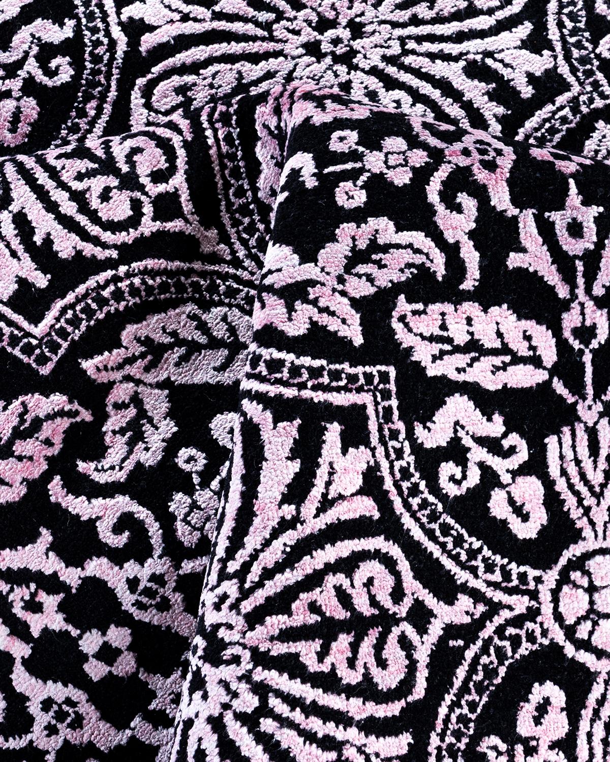 Traditioneller handgeknüpfter, geblümter Ikat-Teppich aus Seide und Wolle in Schwarz 9' 3