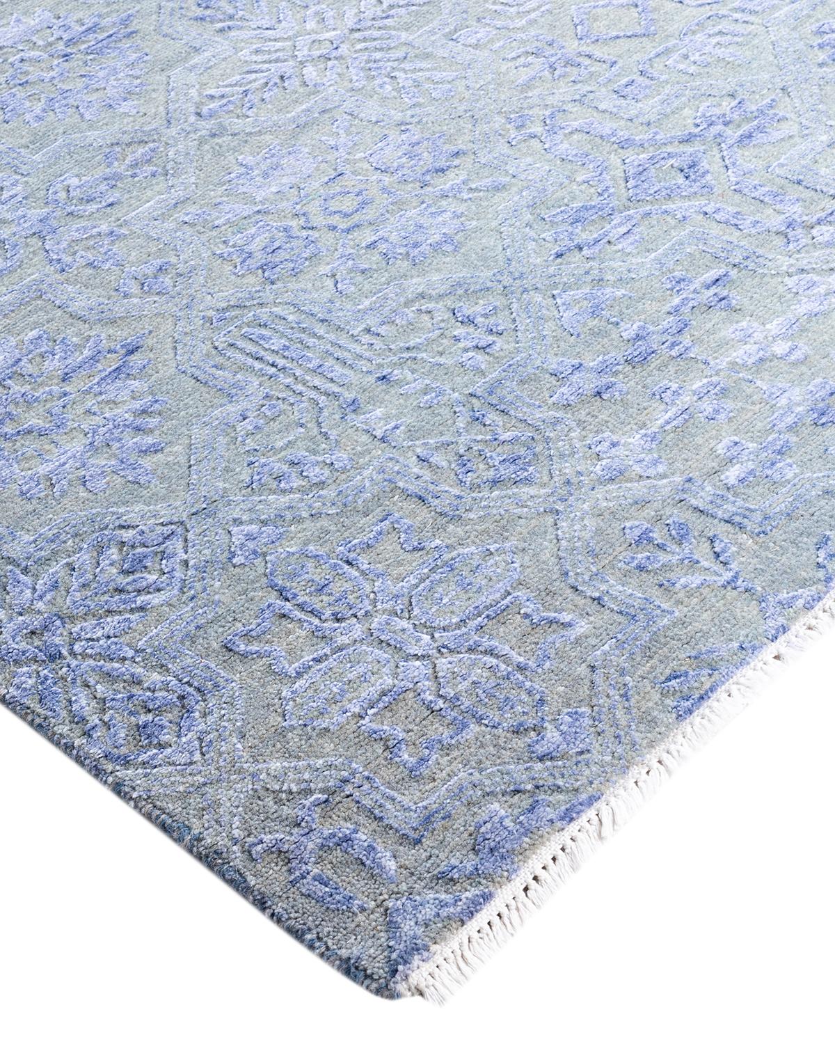 I tappeti Kazak sono ricercati da generazioni e la loro estetica unica è una combinazione accattivante di storia tribale e influenza geografica. Intricatamente annodati a mano in lana, i medaglioni, i motivi allover e il disegno centrale riflettono
