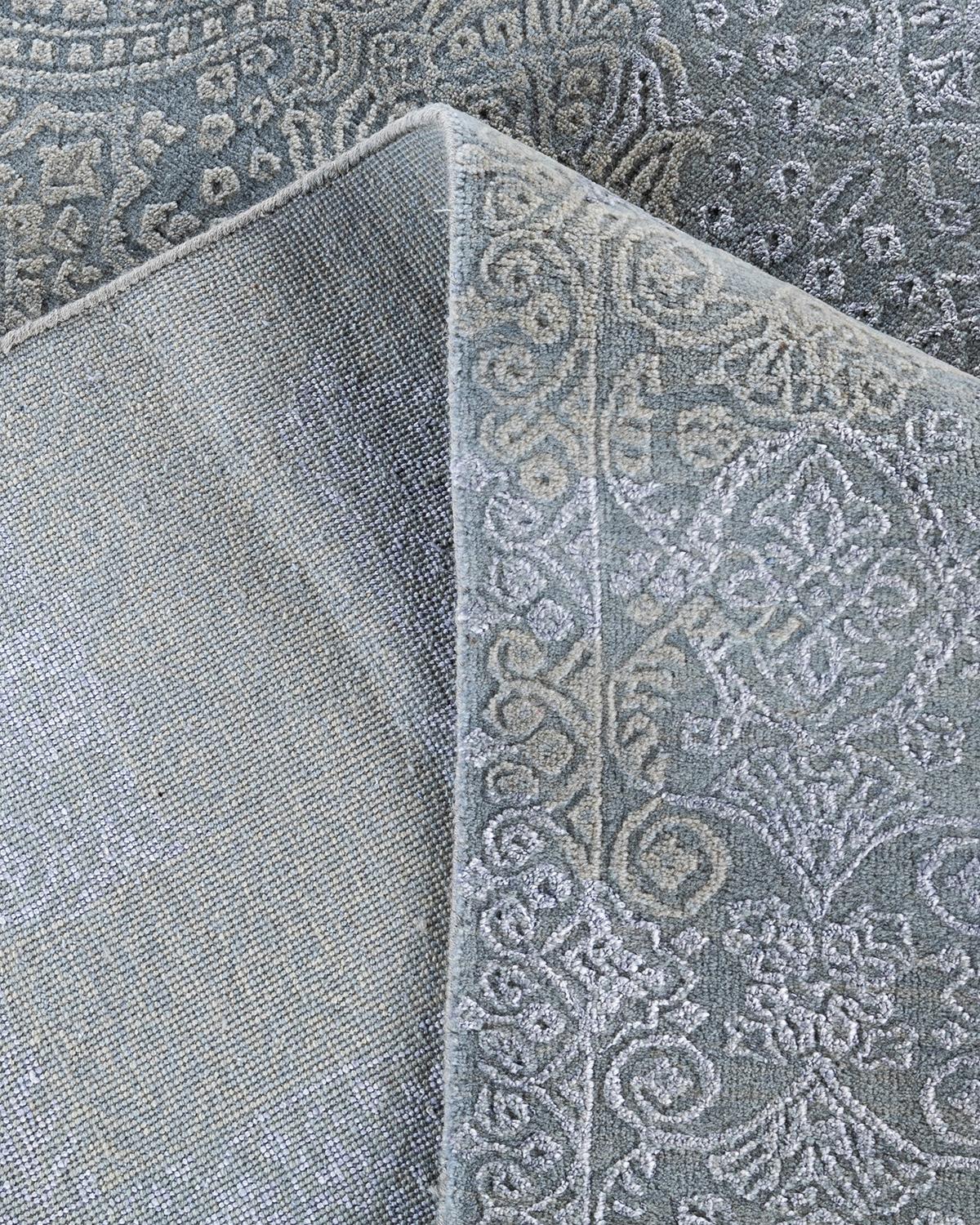 XXIe siècle et contemporain Tapis traditionnel Ikat gris en soie et laine à motifs floraux noués à la main 8' 0