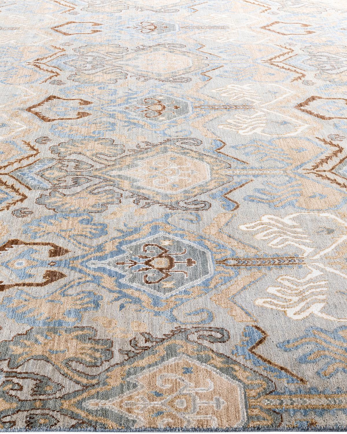 Traditioneller handgeknüpfter, geblümter Ikat-Teppich aus Seide und Wolle in Grau, 8' 1