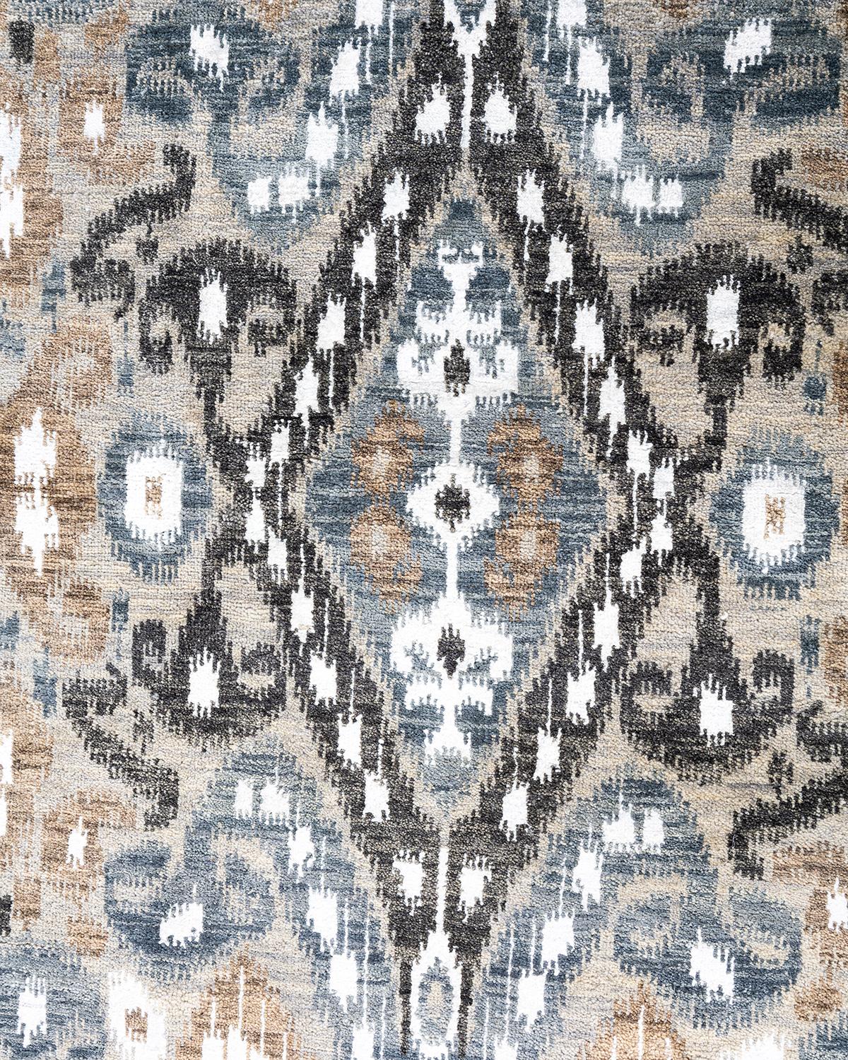 Traditioneller handgeknüpfter, geblümter Ikat-Teppich aus Seide und Wolle in Grau, 8' 10