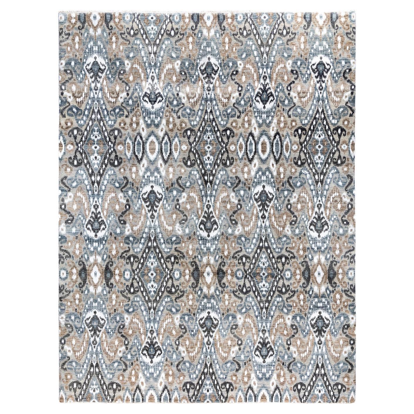 Traditioneller handgeknüpfter, geblümter Ikat-Teppich aus Seide und Wolle in Grau, 8' 10" x 12' 1"
