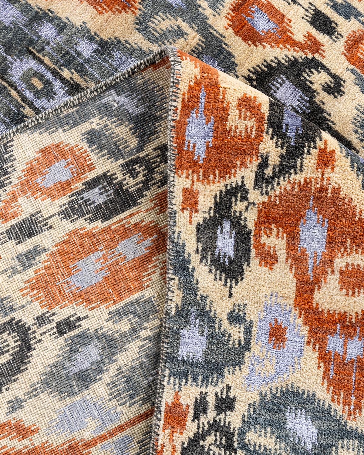 XXIe siècle et contemporain Tapis traditionnel Ikat gris en soie et laine à fleurs nouées à la main 9' 0