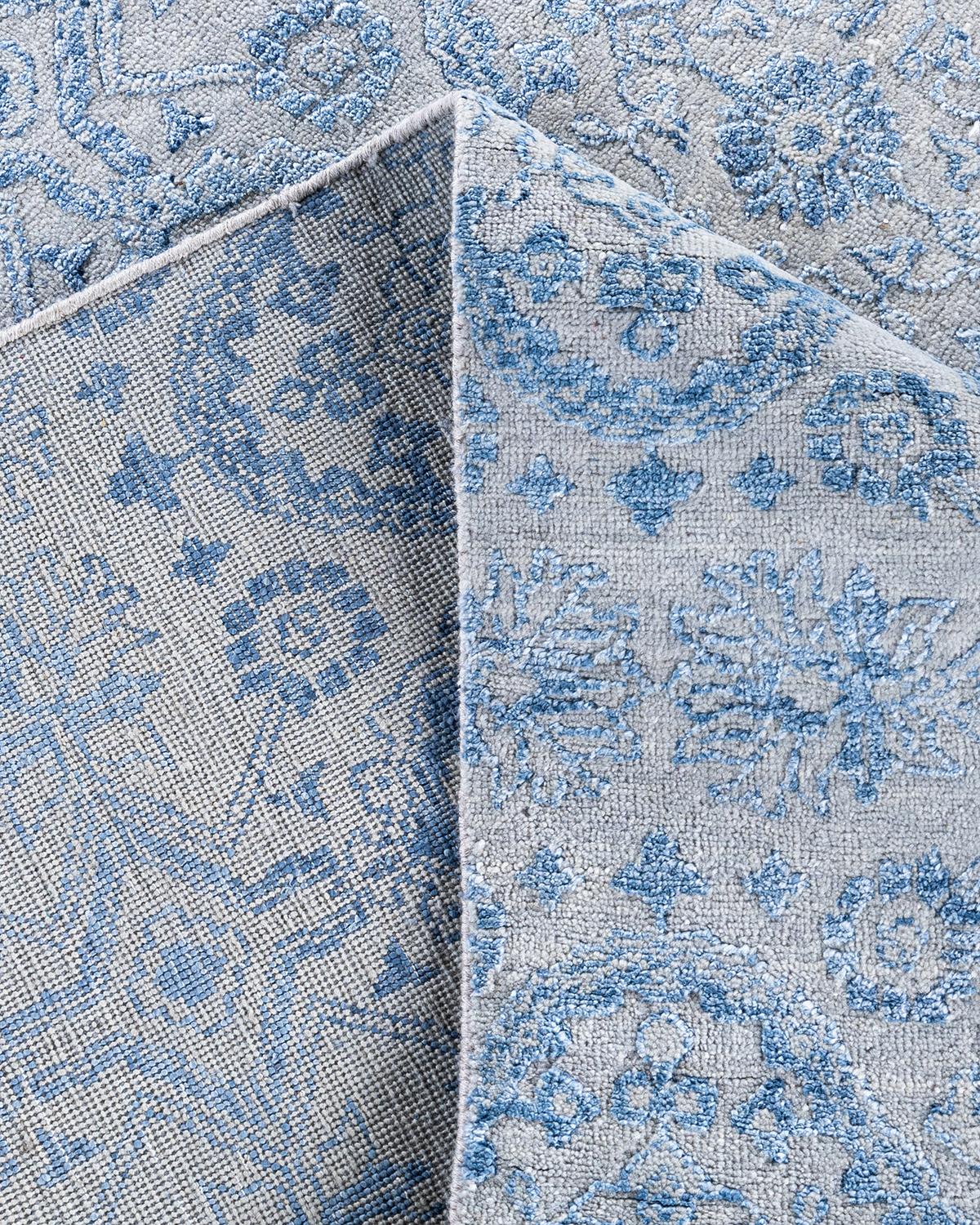 Traditioneller handgeknüpfter, geblümter Ikat-Teppich aus Seide und Wolle in Grau 9' 0