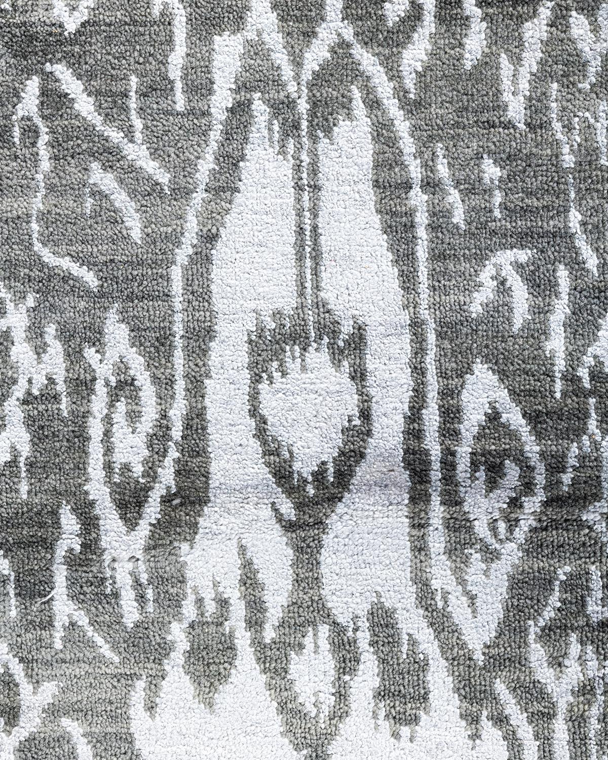 Traditioneller handgeknüpfter, geblümter Ikat-Teppich aus Seide und Wolle in Grau 9' 1
