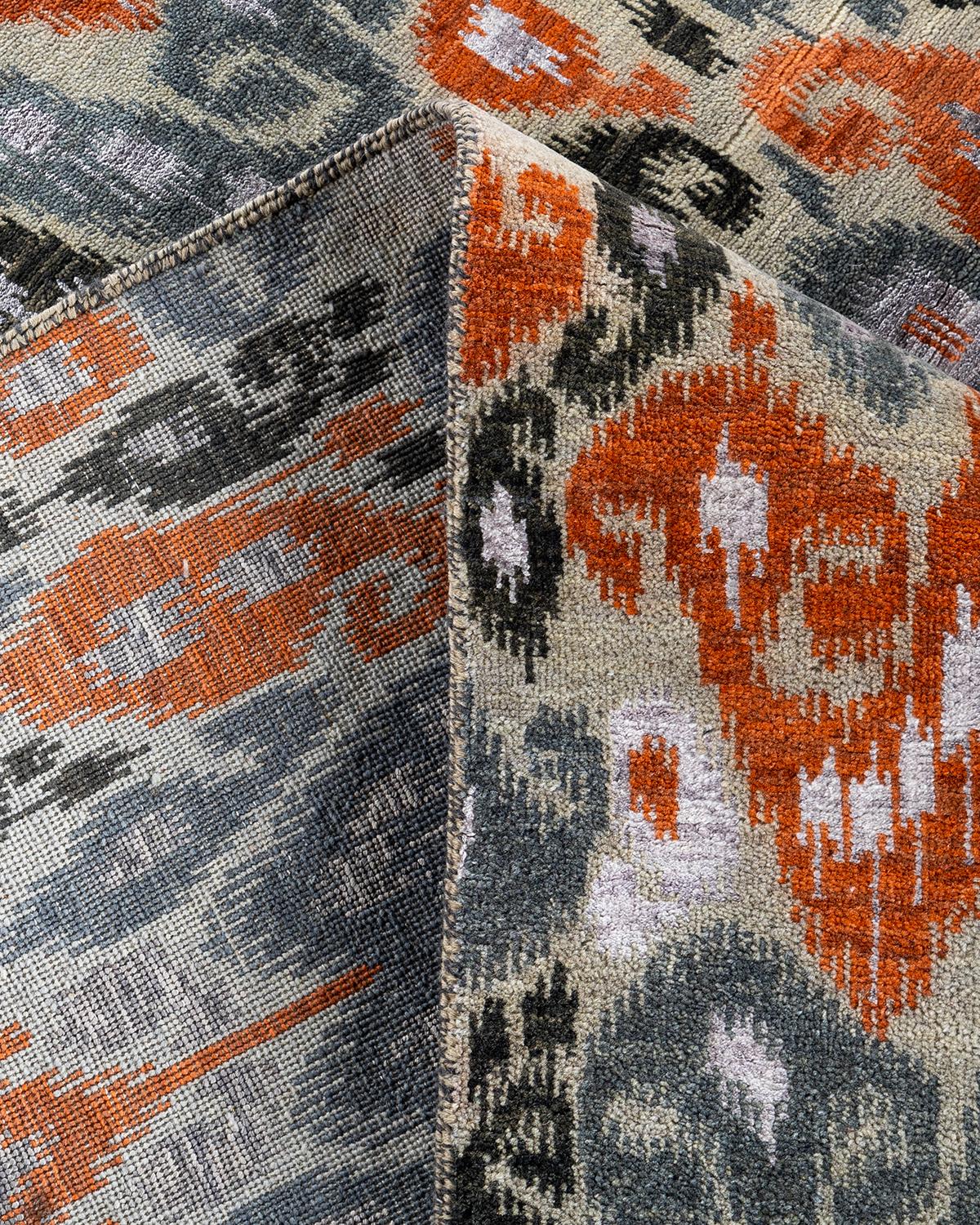 XXIe siècle et contemporain Tapis traditionnel Ikat gris en soie et laine à motifs floraux noués à la main 9' 1
